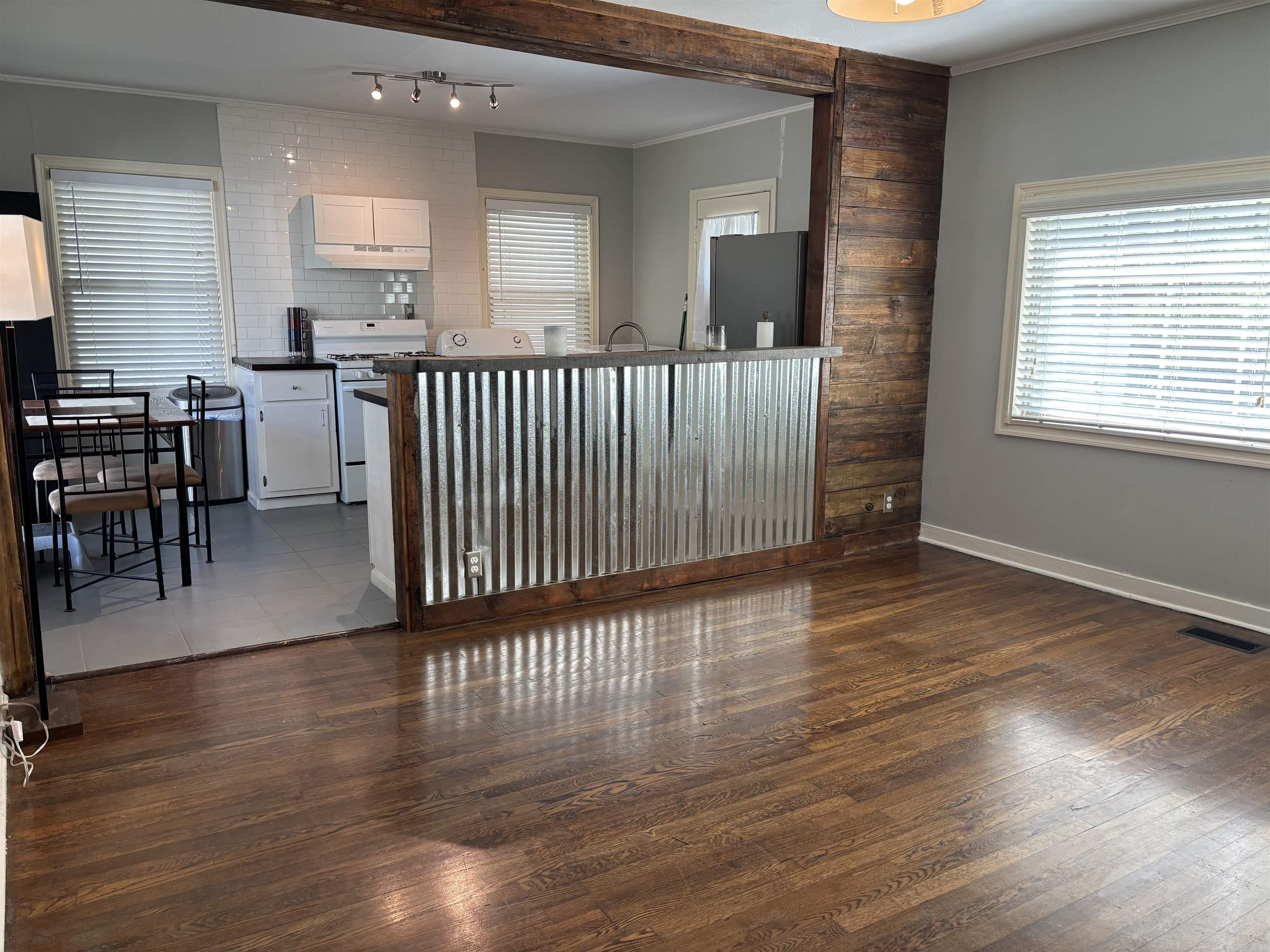 404 W M  North Little Rock, AR