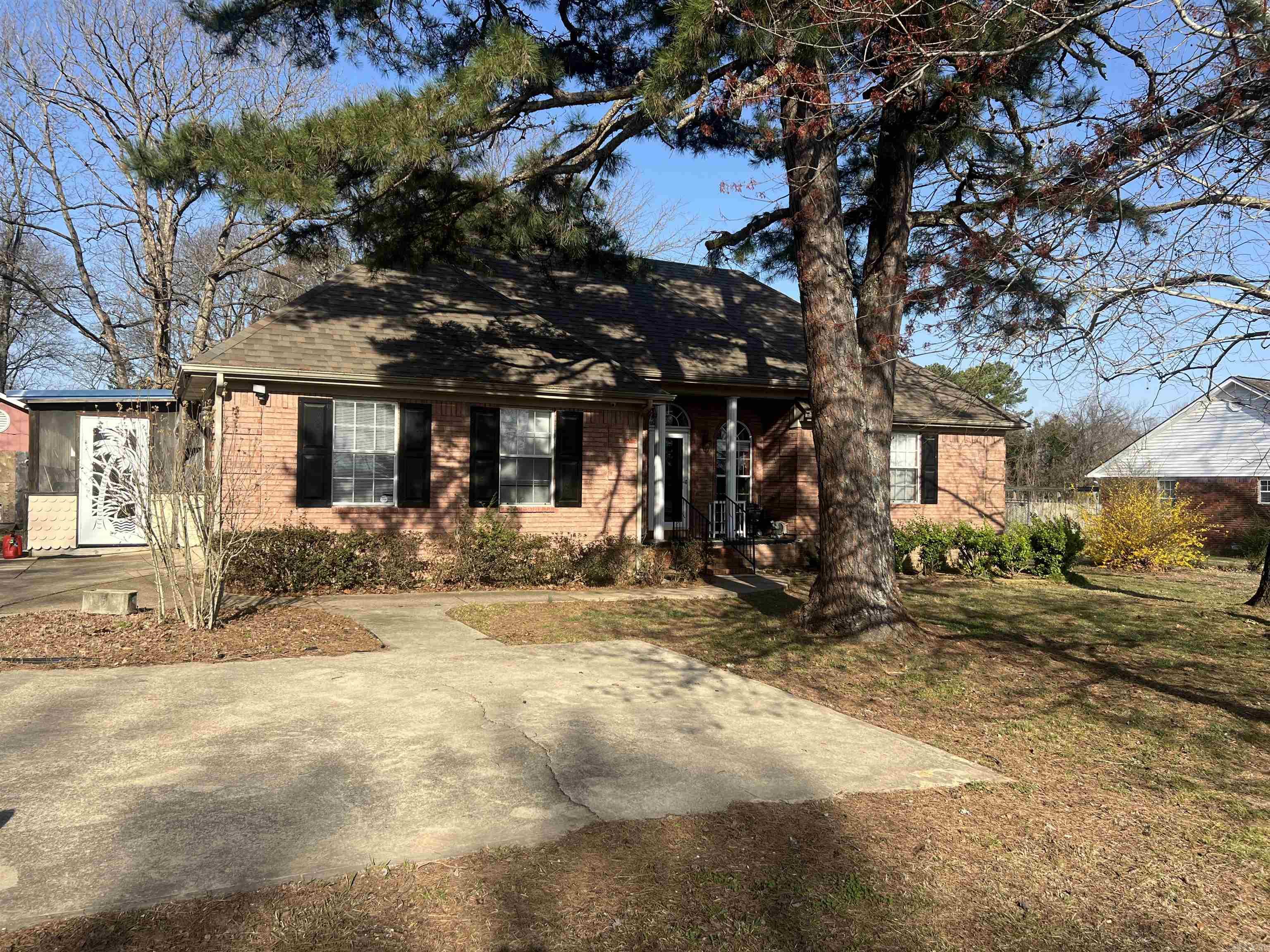 418 N Bayou  Mountain View, AR
