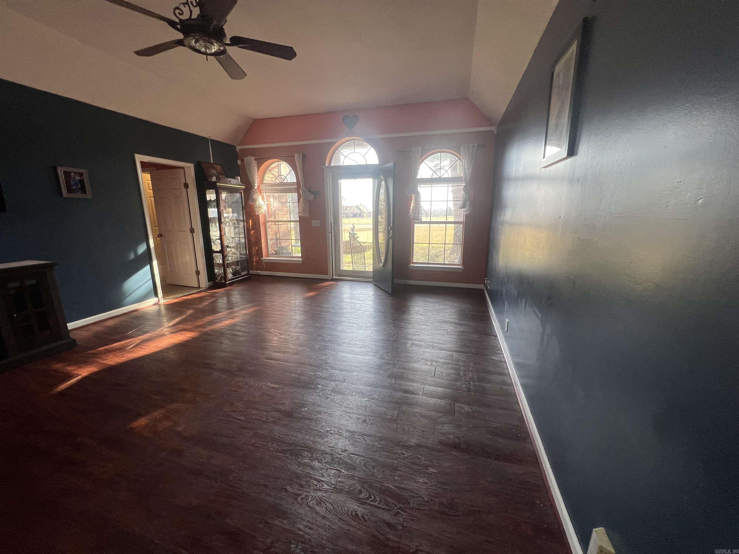 418 N Bayou  Mountain View, AR