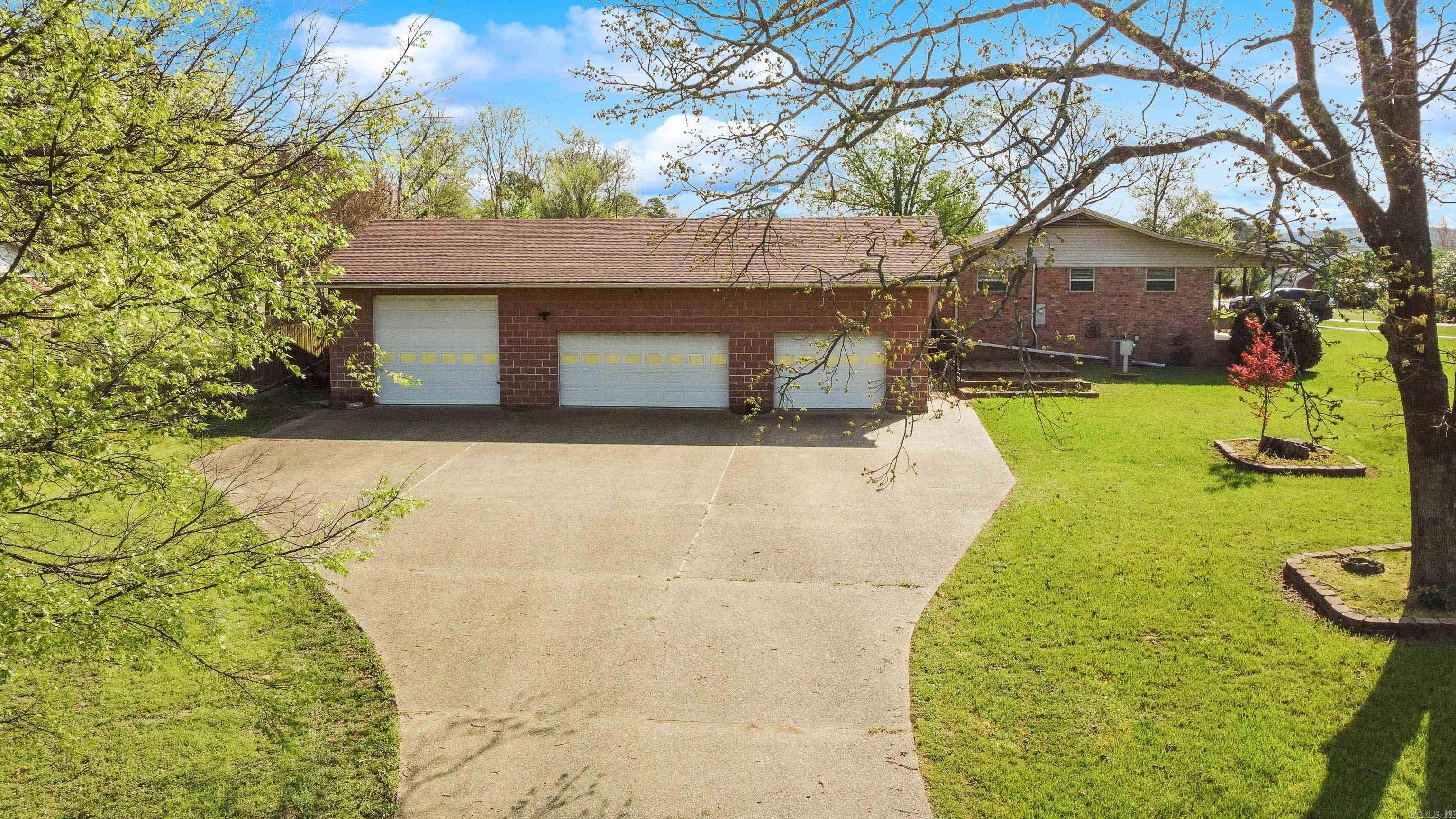 515  Beachview  Hot Springs, AR