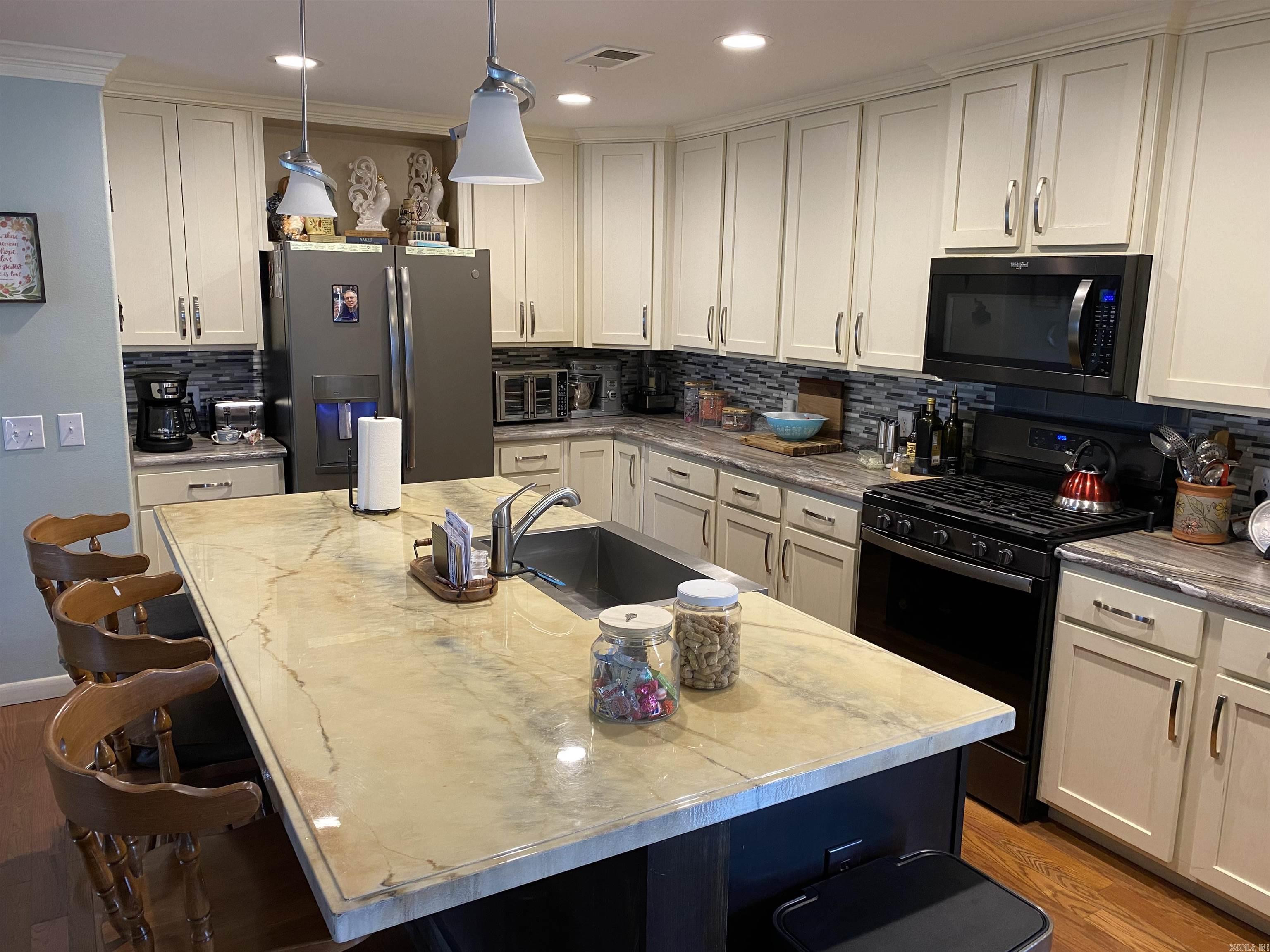 33  Collins Field Rd  Mount Ida, AR
