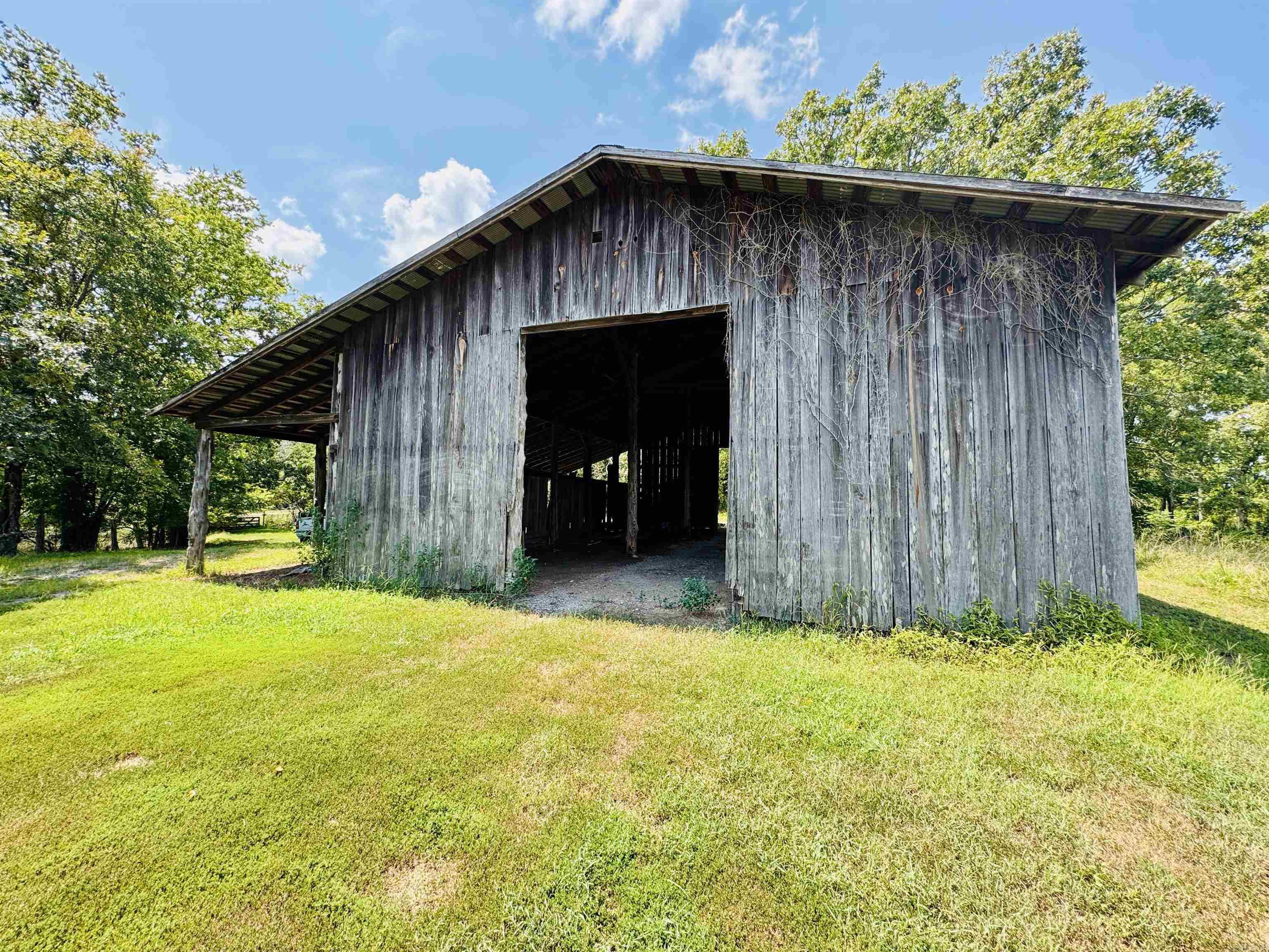 33 Collins Field  Mount Ida, AR