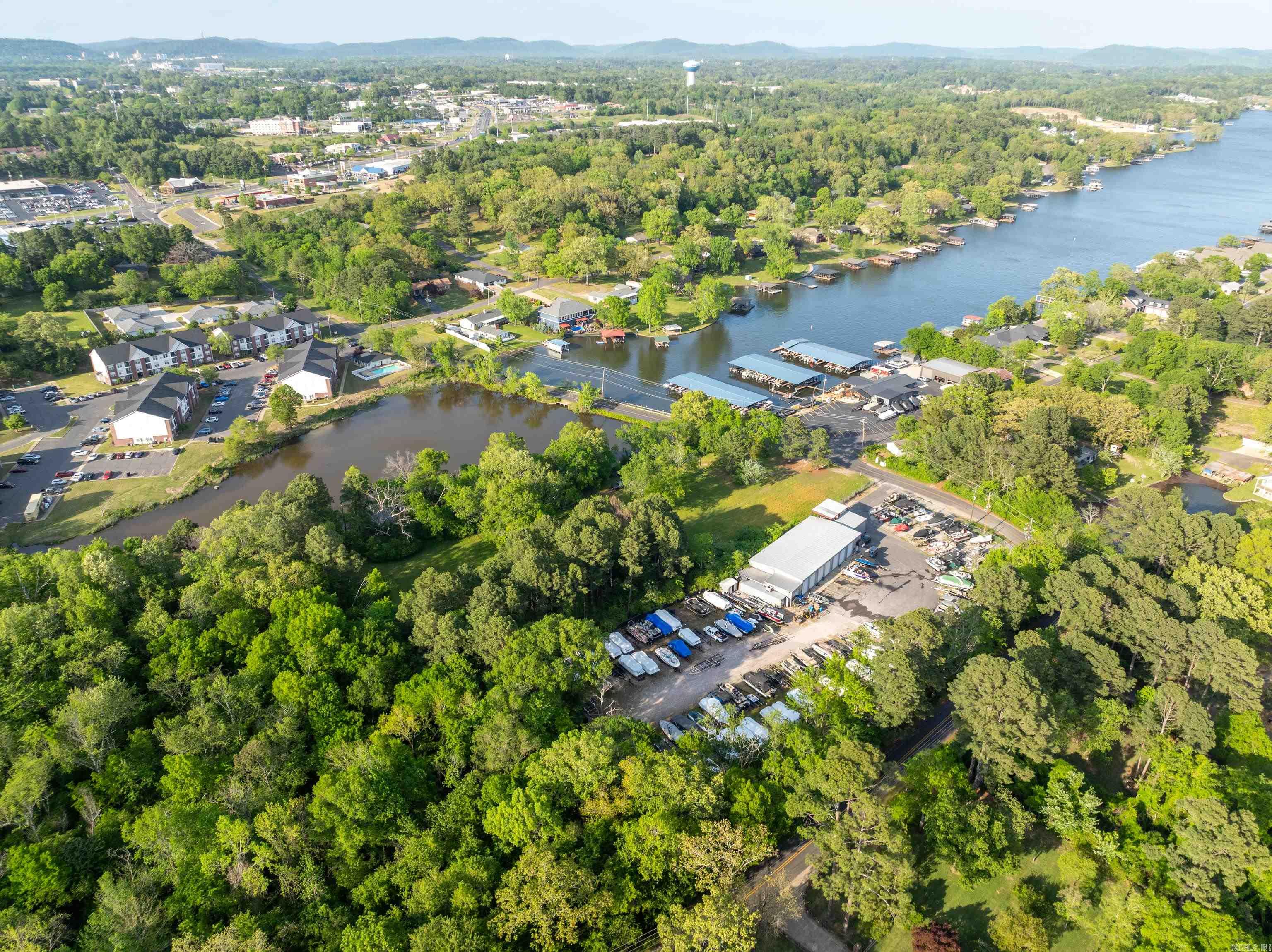 280  Lakeland  Hot Springs, AR