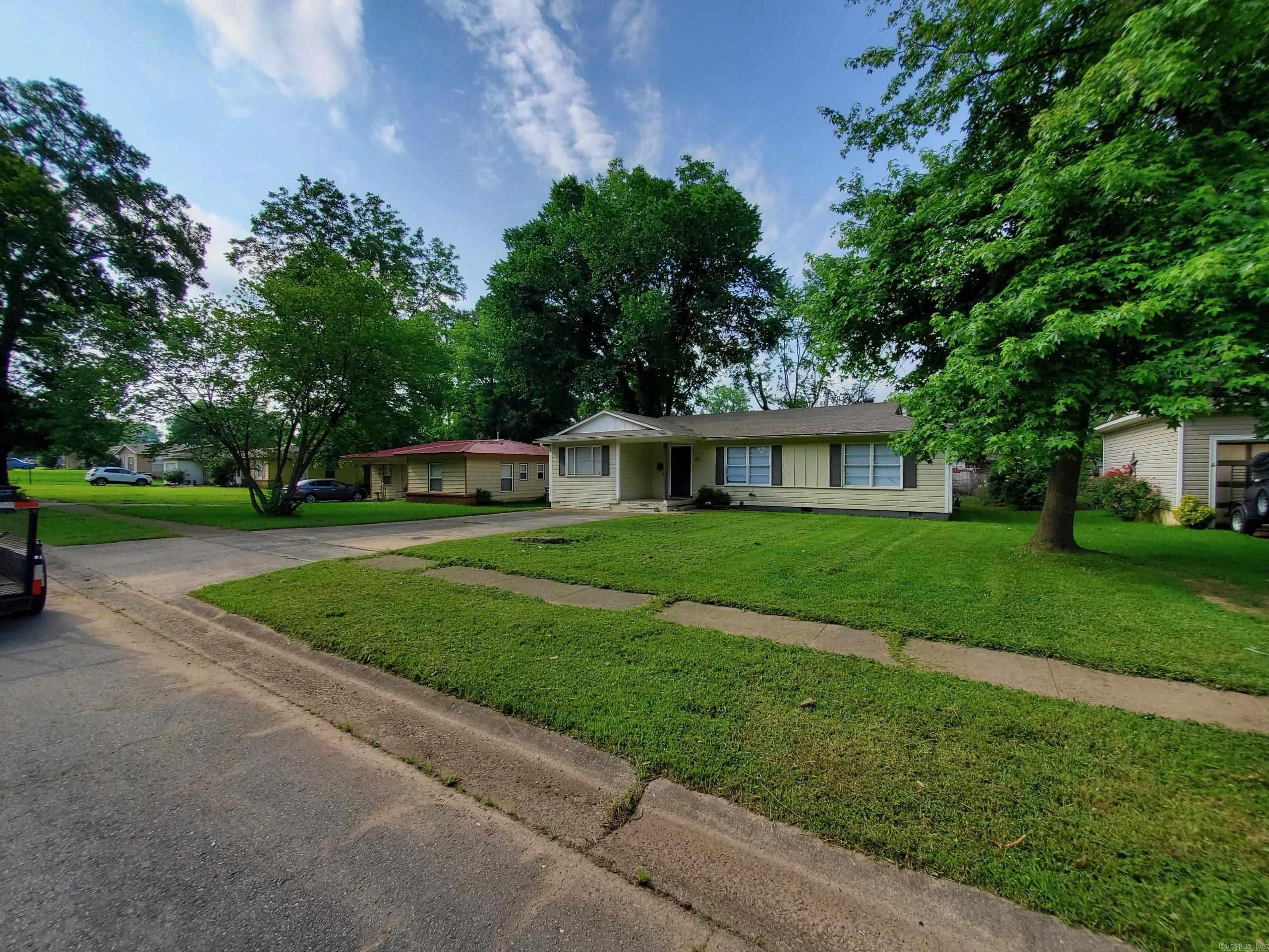 1601 Carolyn  Jacksonville, AR