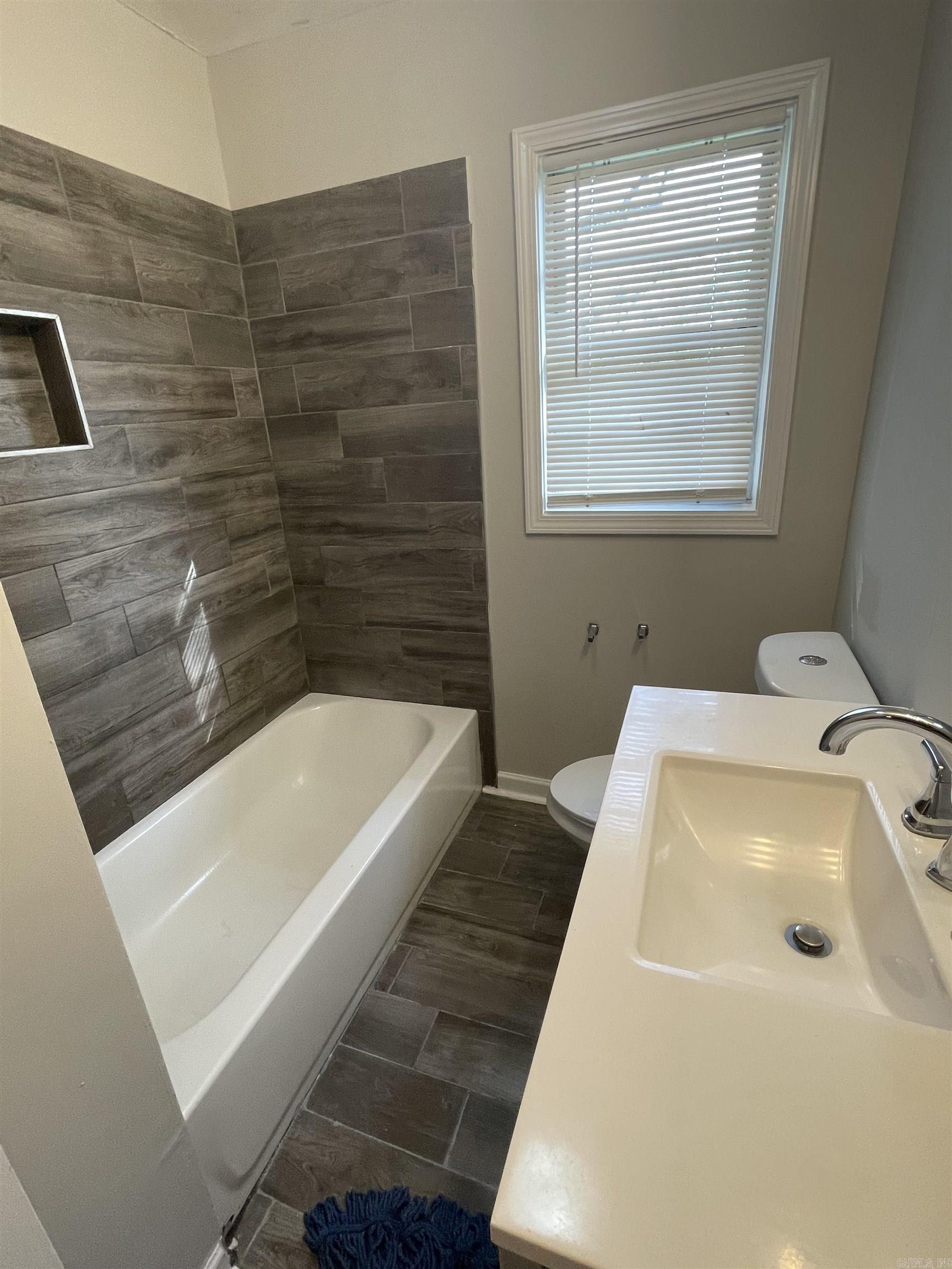 1601  Carolyn  Jacksonville, AR
