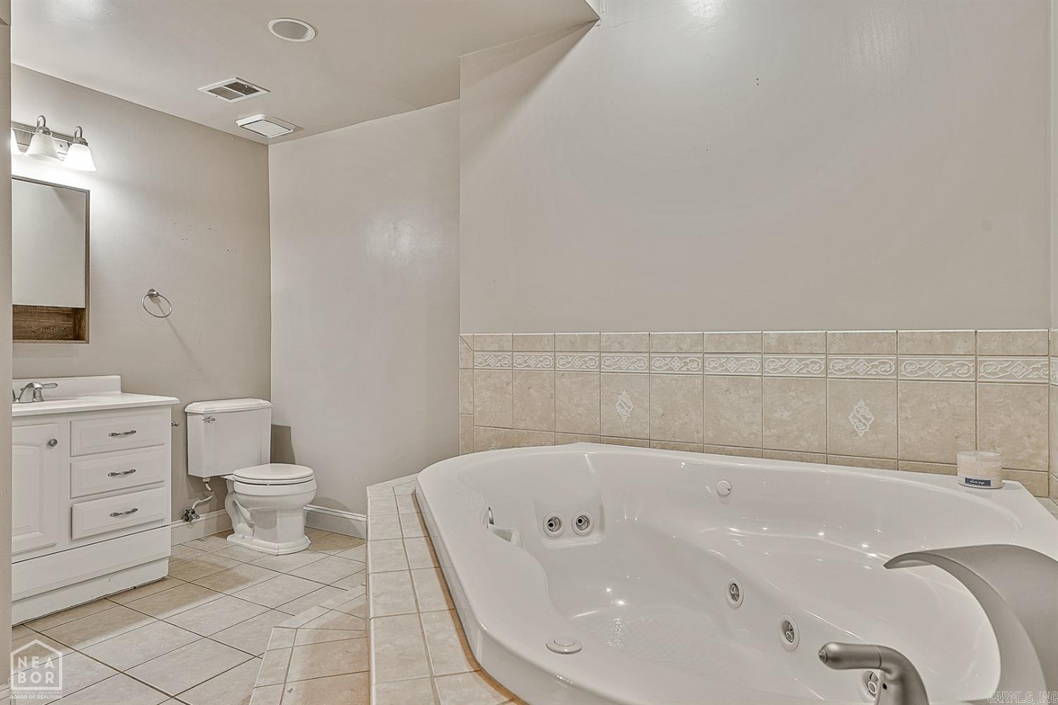 1103 E Craighead Forrest Road Jonesboro, AR 72404