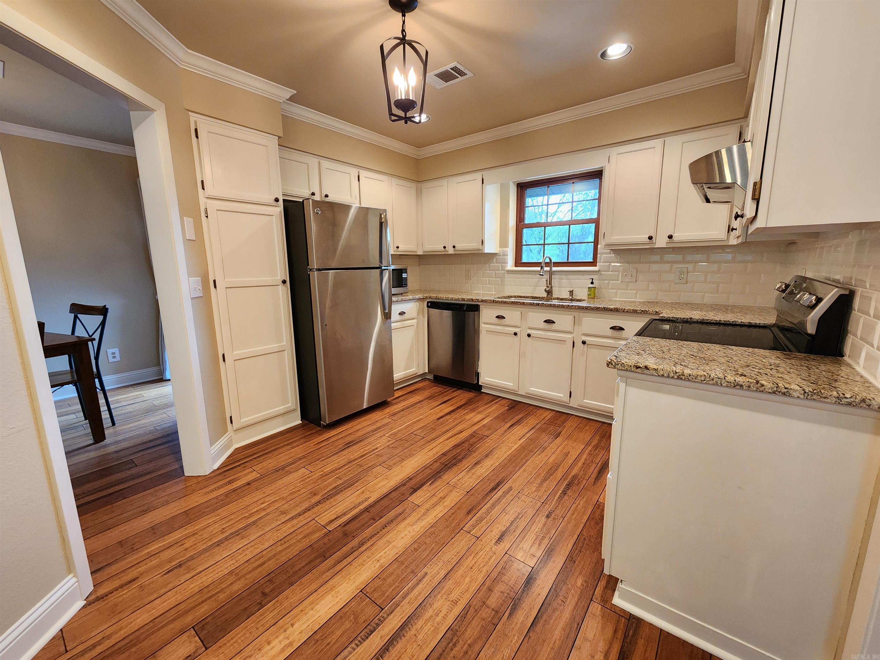 715  Weston  Hot Springs, AR
