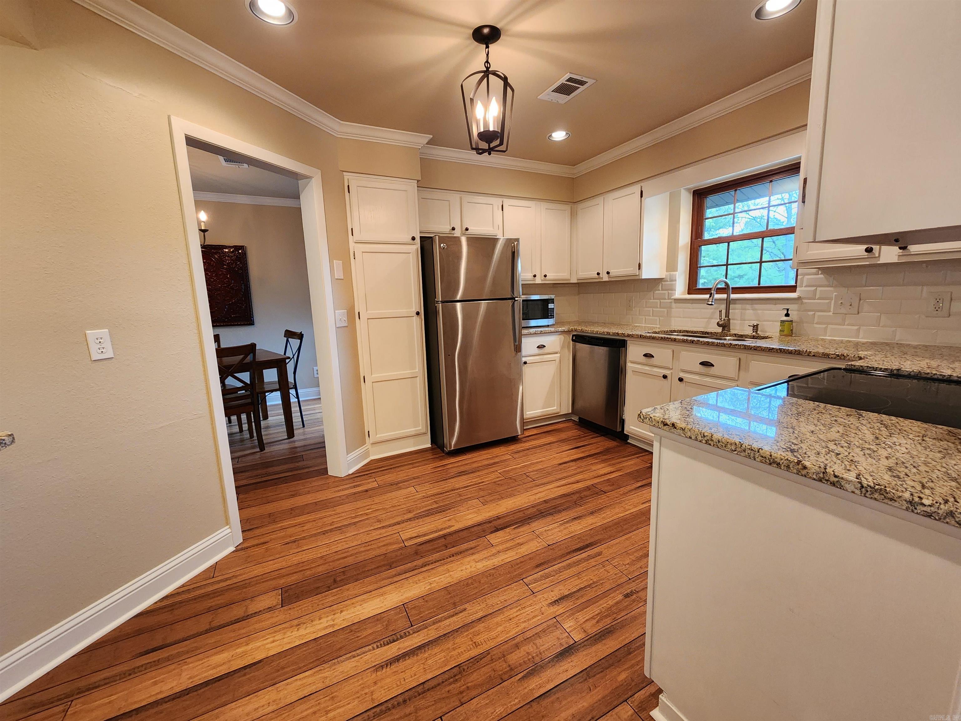 715  Weston  Hot Springs, AR