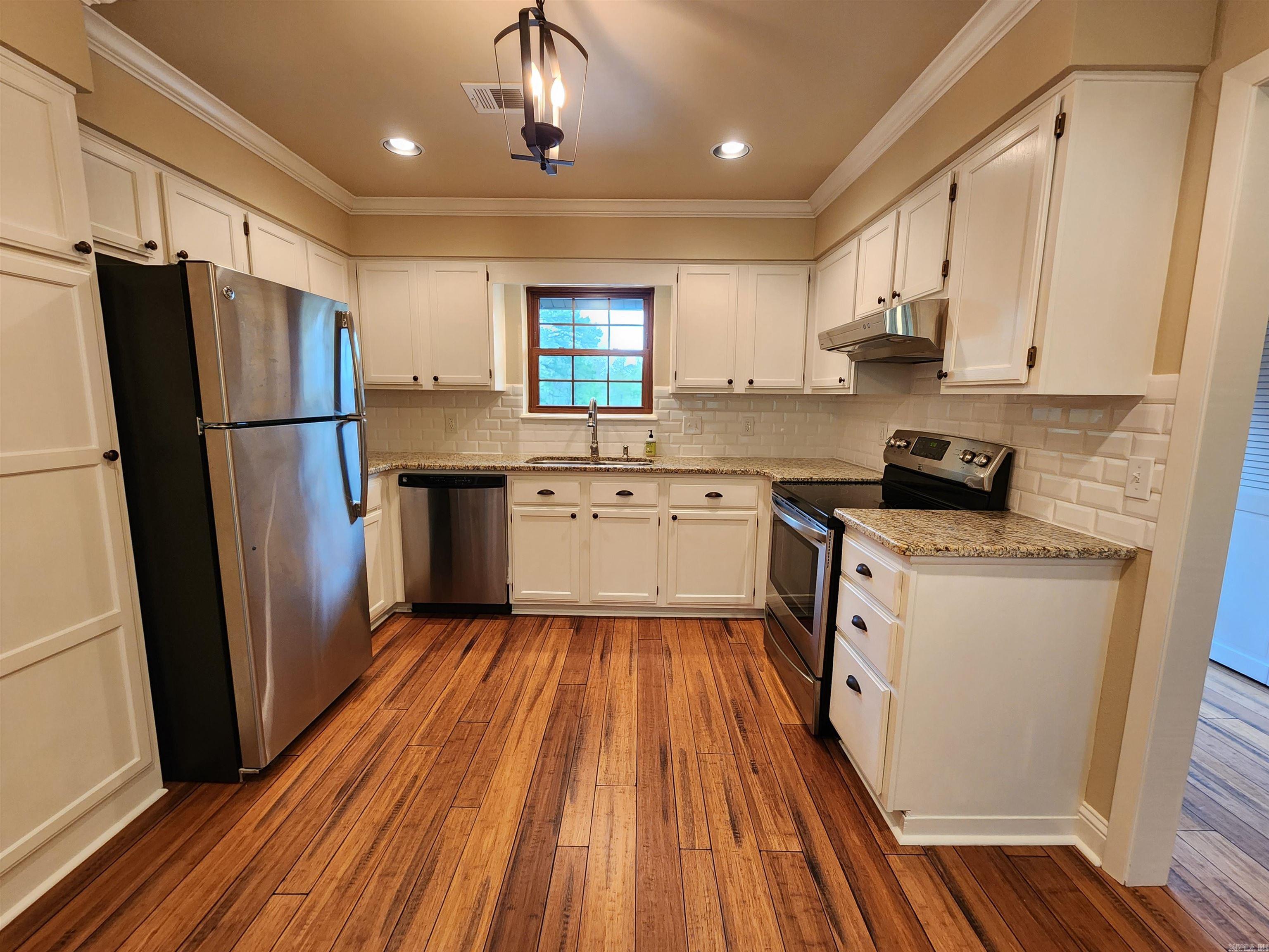 715  Weston  Hot Springs, AR