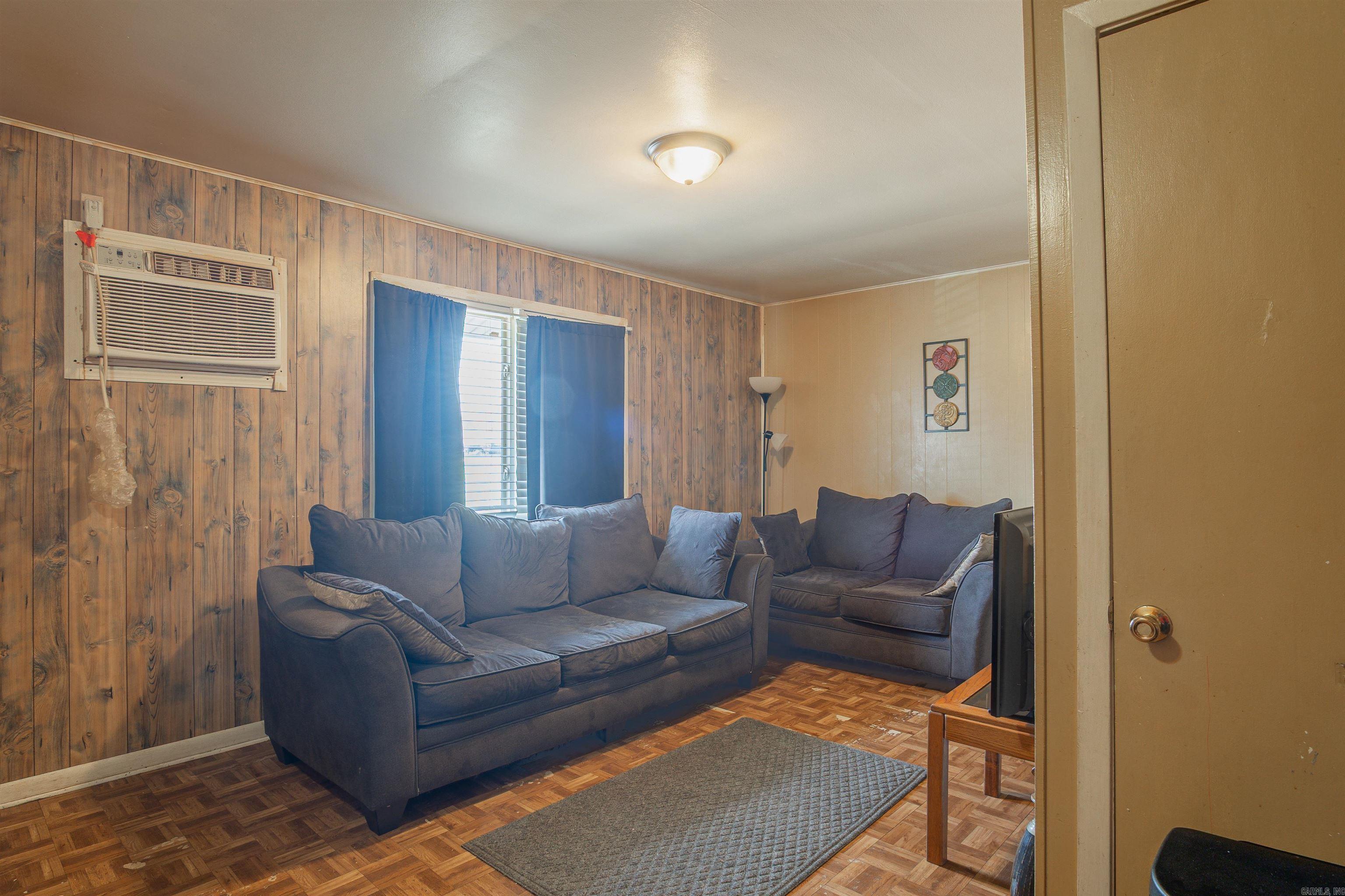 900 N 9th  Augusta, AR