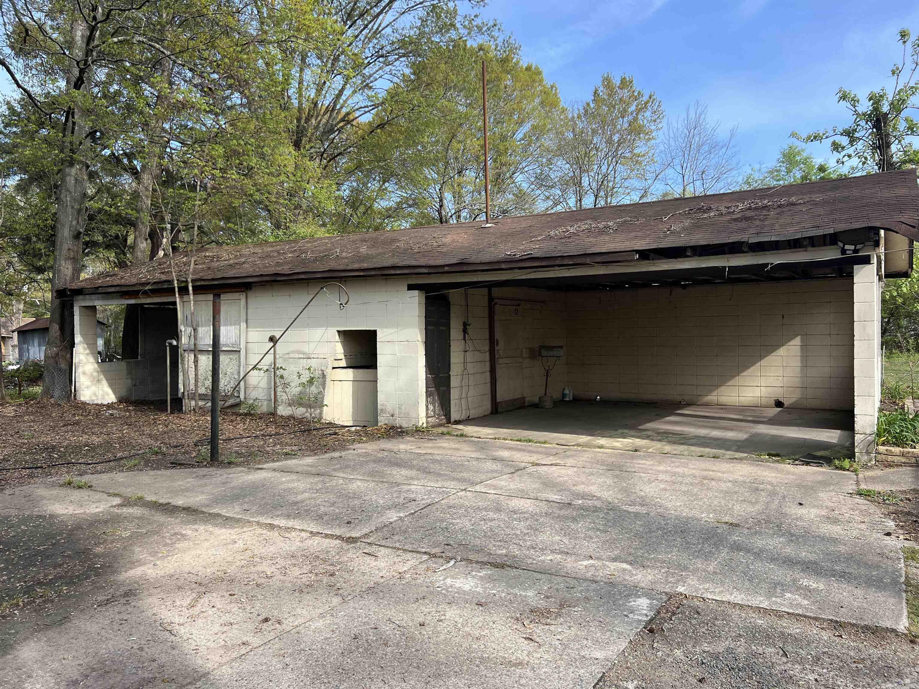 2808  Camden Road  Pine Bluff, AR