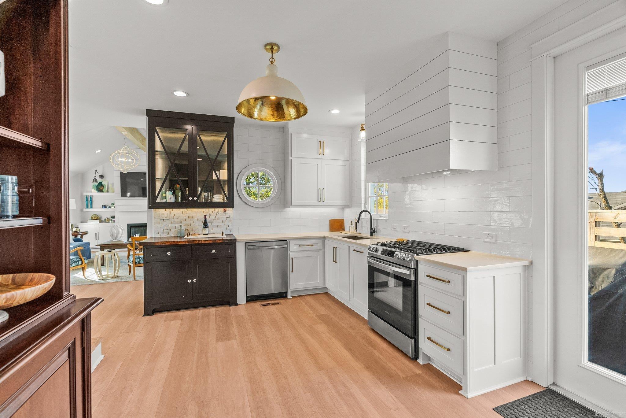1624  Pine Valley  Little Rock, AR