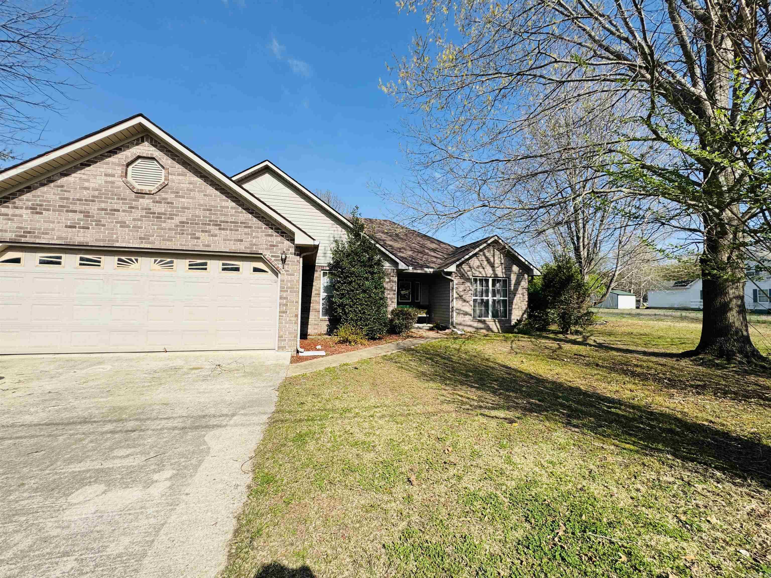 339  Allen  Melbourne, AR