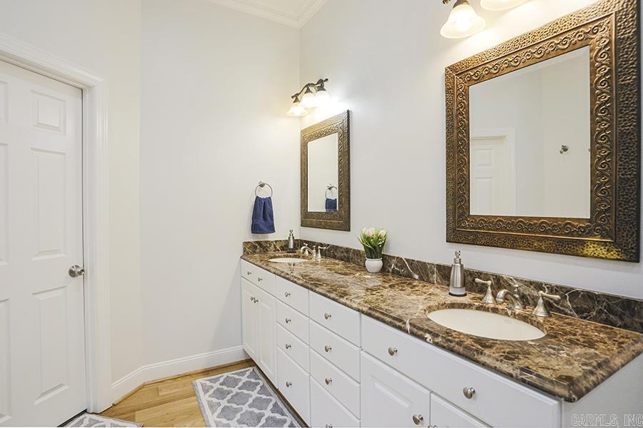 33  Bretagne  Little Rock, AR