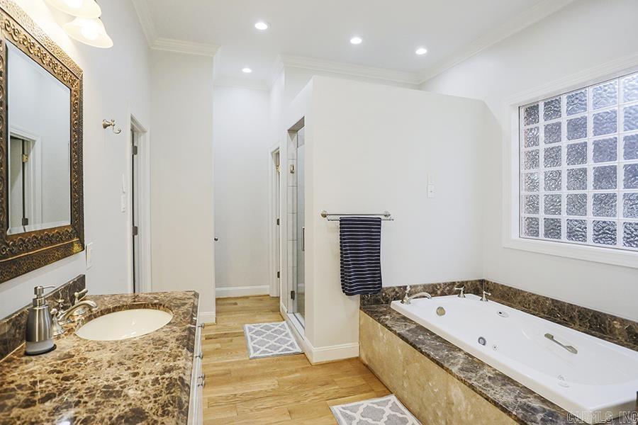 33  Bretagne  Little Rock, AR