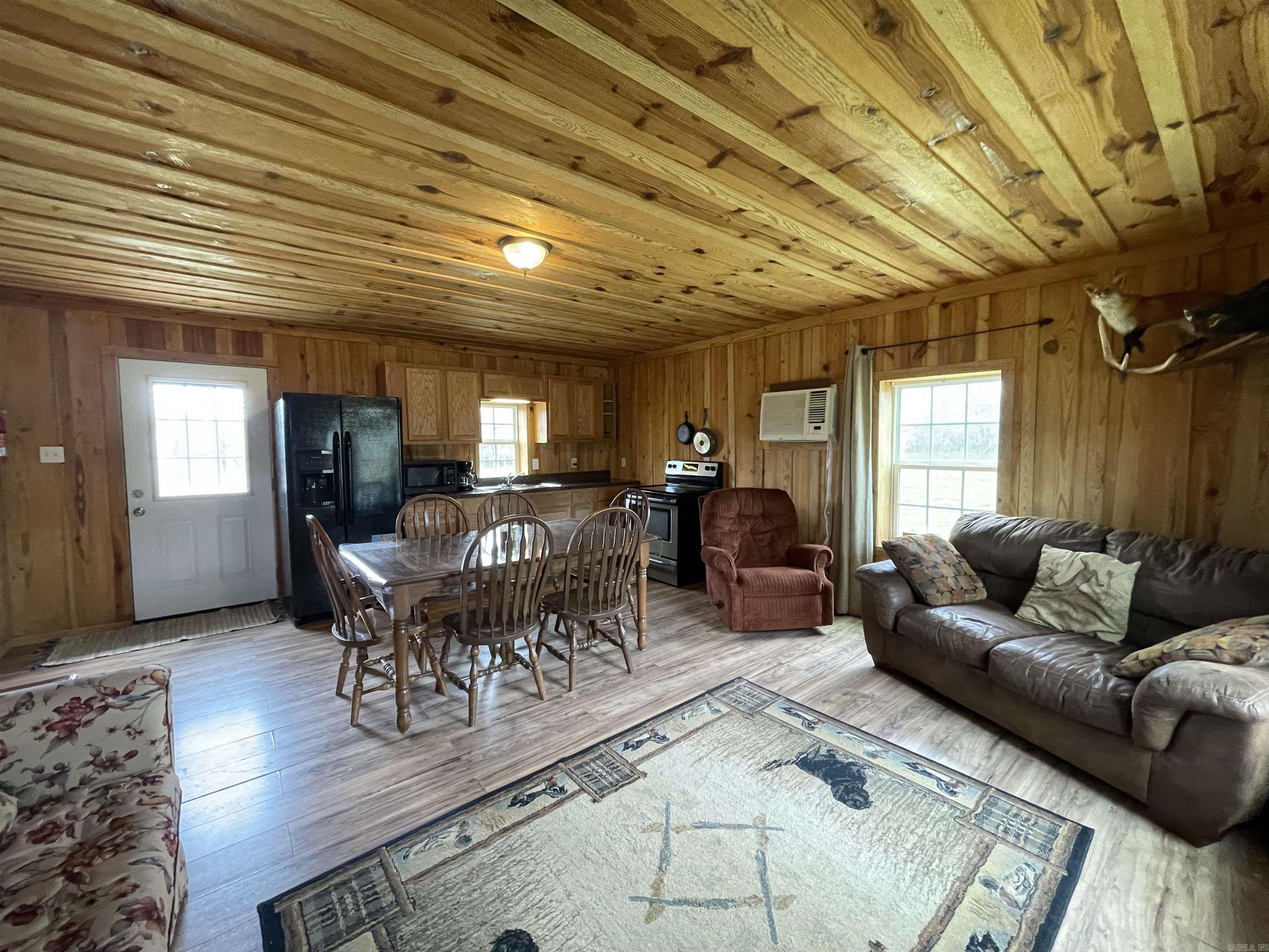 4842 Highway 88 East Mena, AR 71953