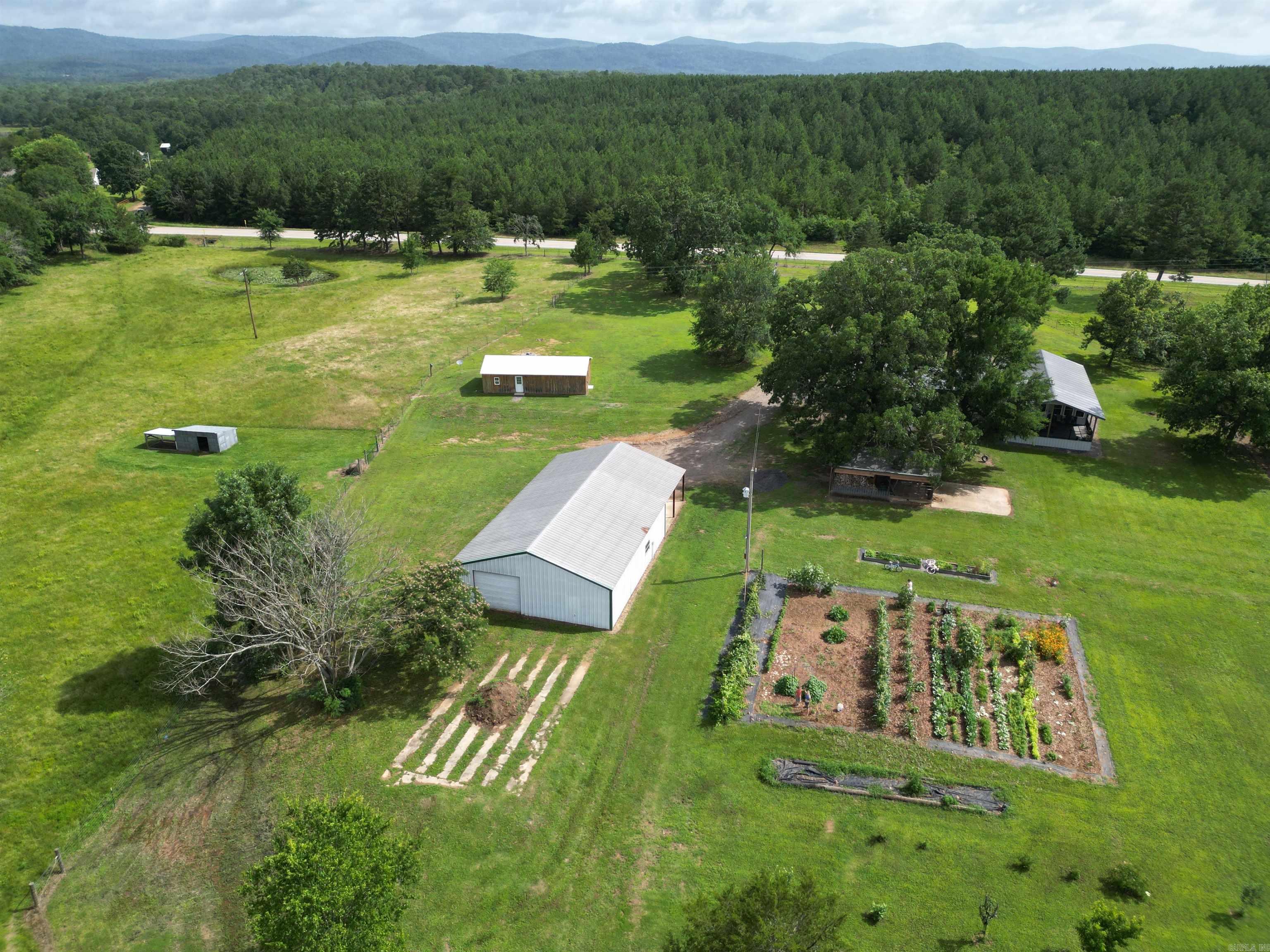 4842 Highway 88 East Mena, AR 71953