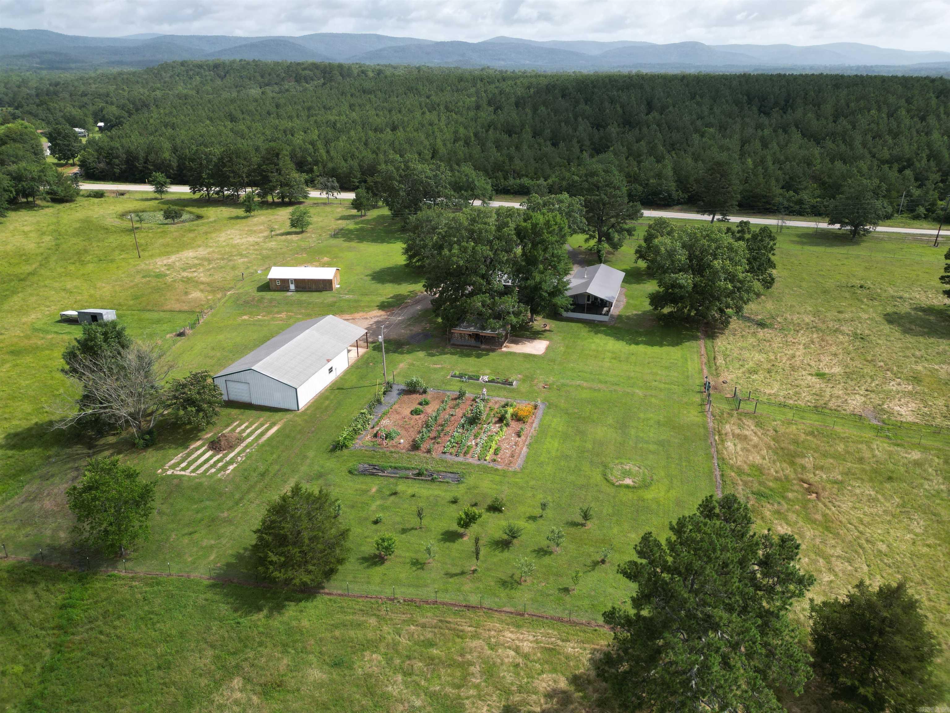 4842 Highway 88 East Mena, AR 71953