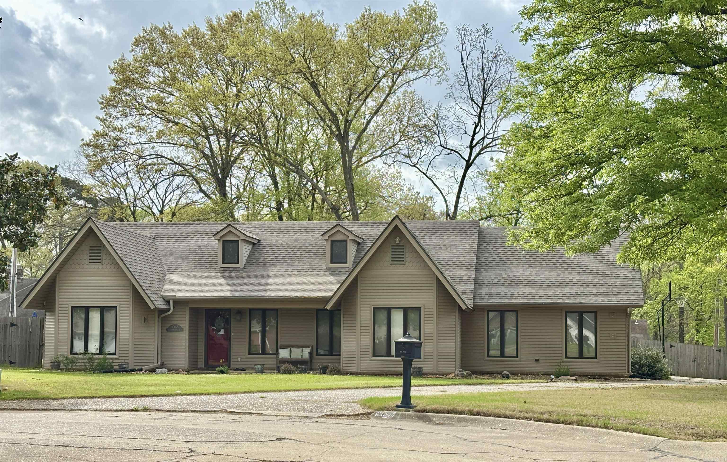 1065 Cambridge Court Benton, AR 72019