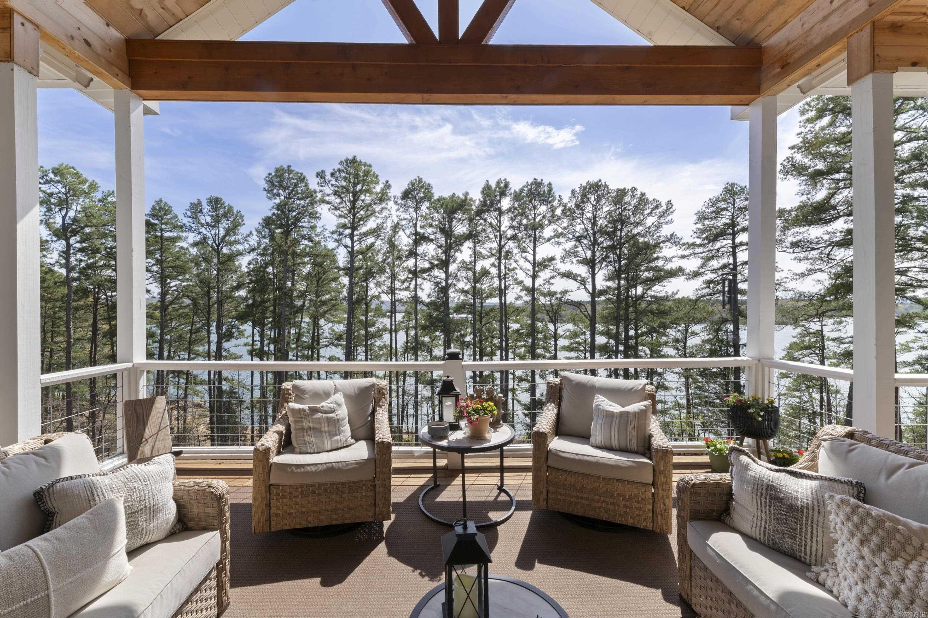 500  Island Shores Dr.  Drasco, AR