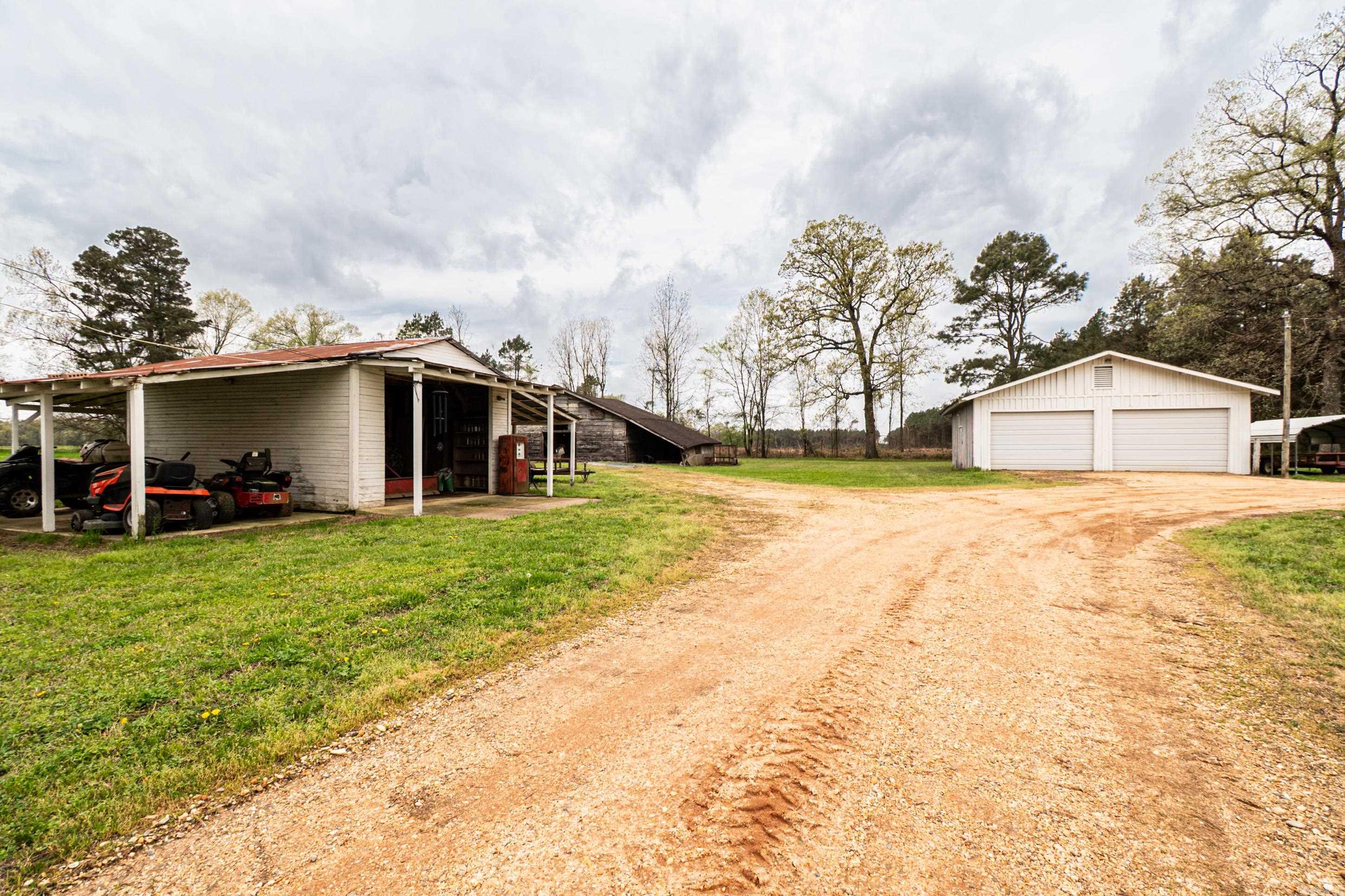 712  Us Highway 63  Warren, AR