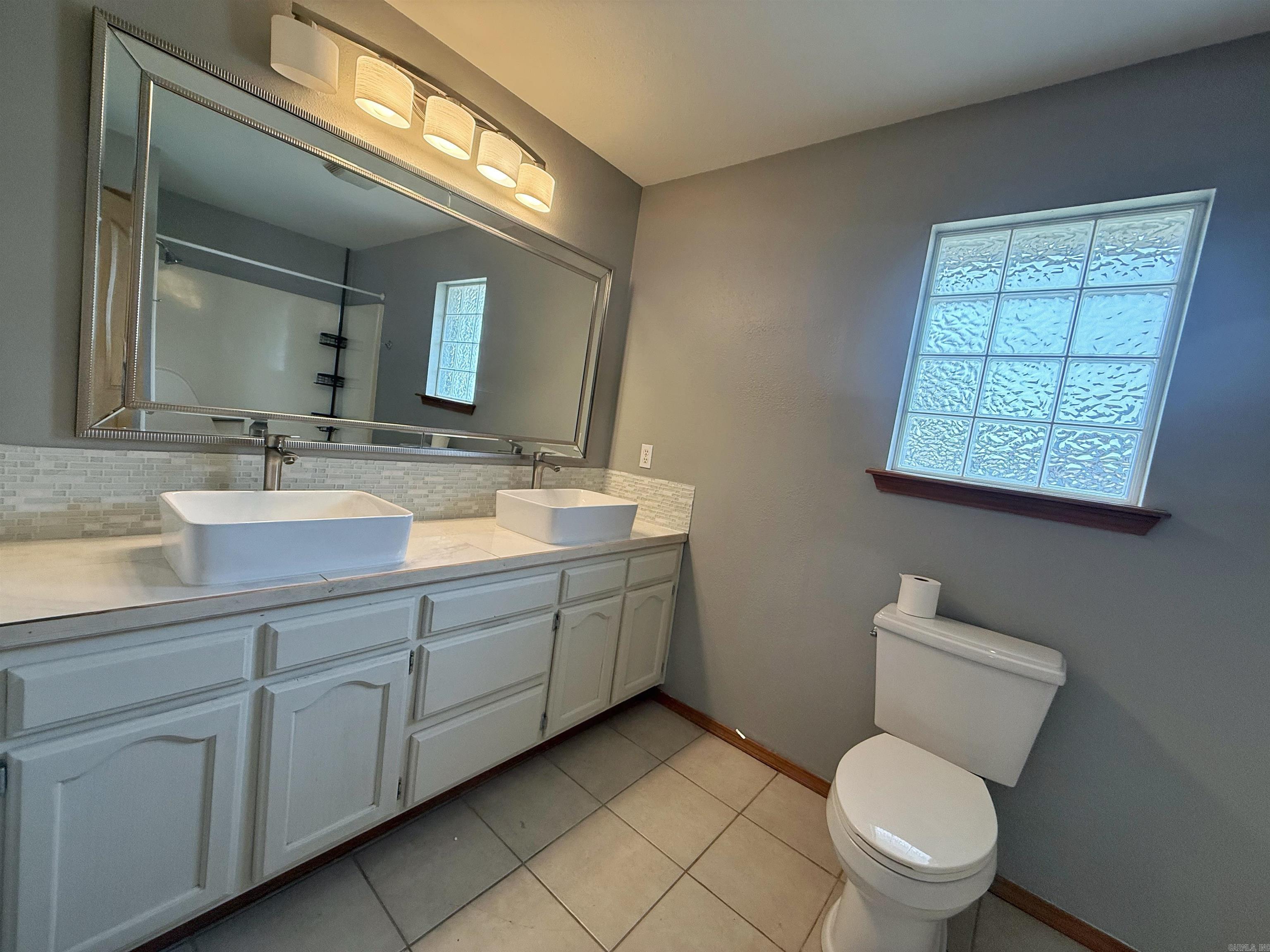 5  Arrowead  Clarksville, AR