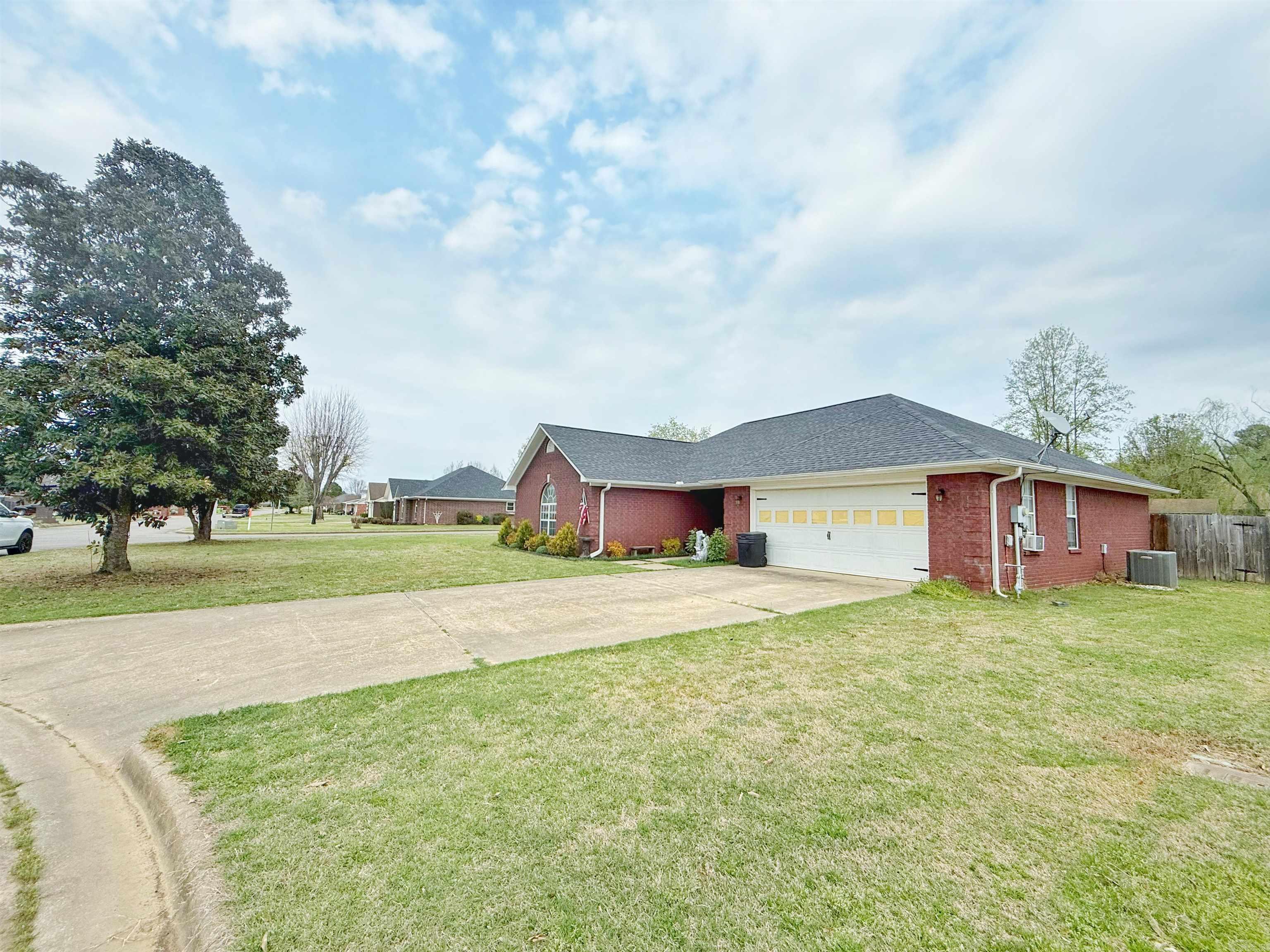 5  Arrowead  Clarksville, AR