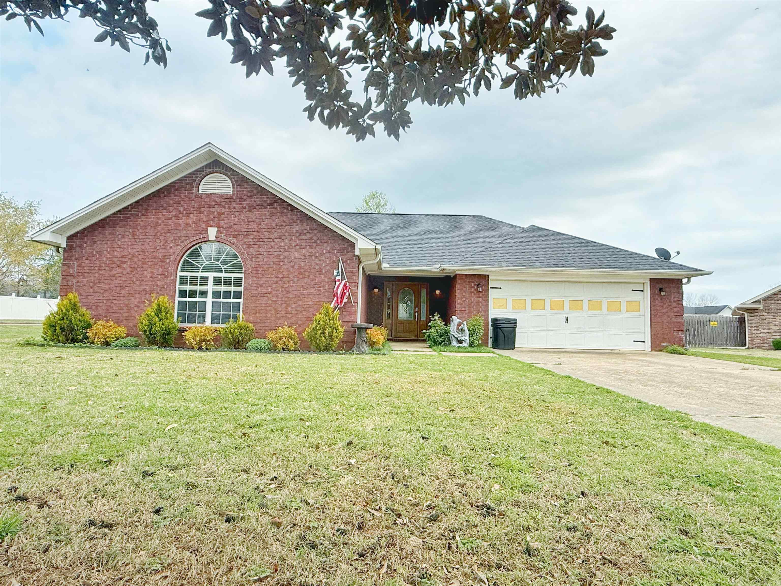 5  Arrowead  Clarksville, AR