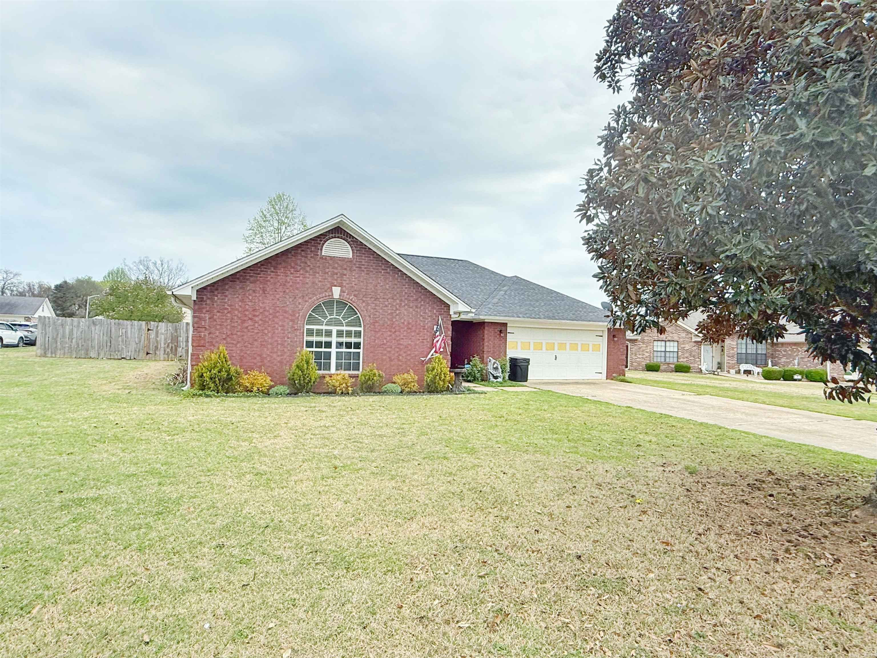 5  Arrowead  Clarksville, AR