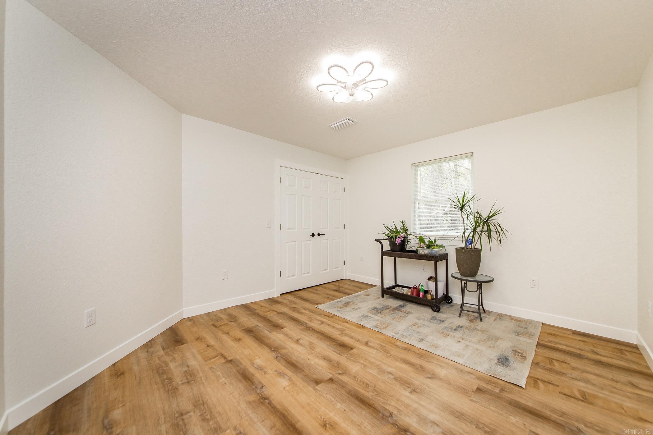 582 Canaan Rd. Marshall, AR 72650