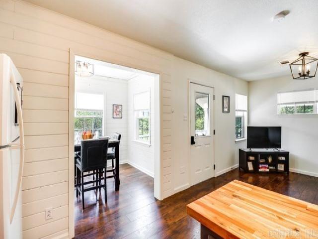 805  Oak  Mountain View, AR