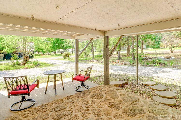805  Oak  Mountain View, AR