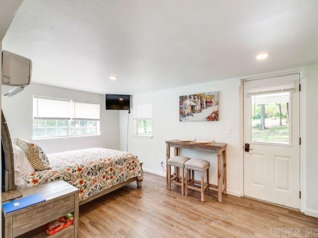 805  Oak  Mountain View, AR