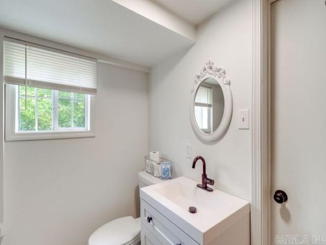 805  Oak  Mountain View, AR