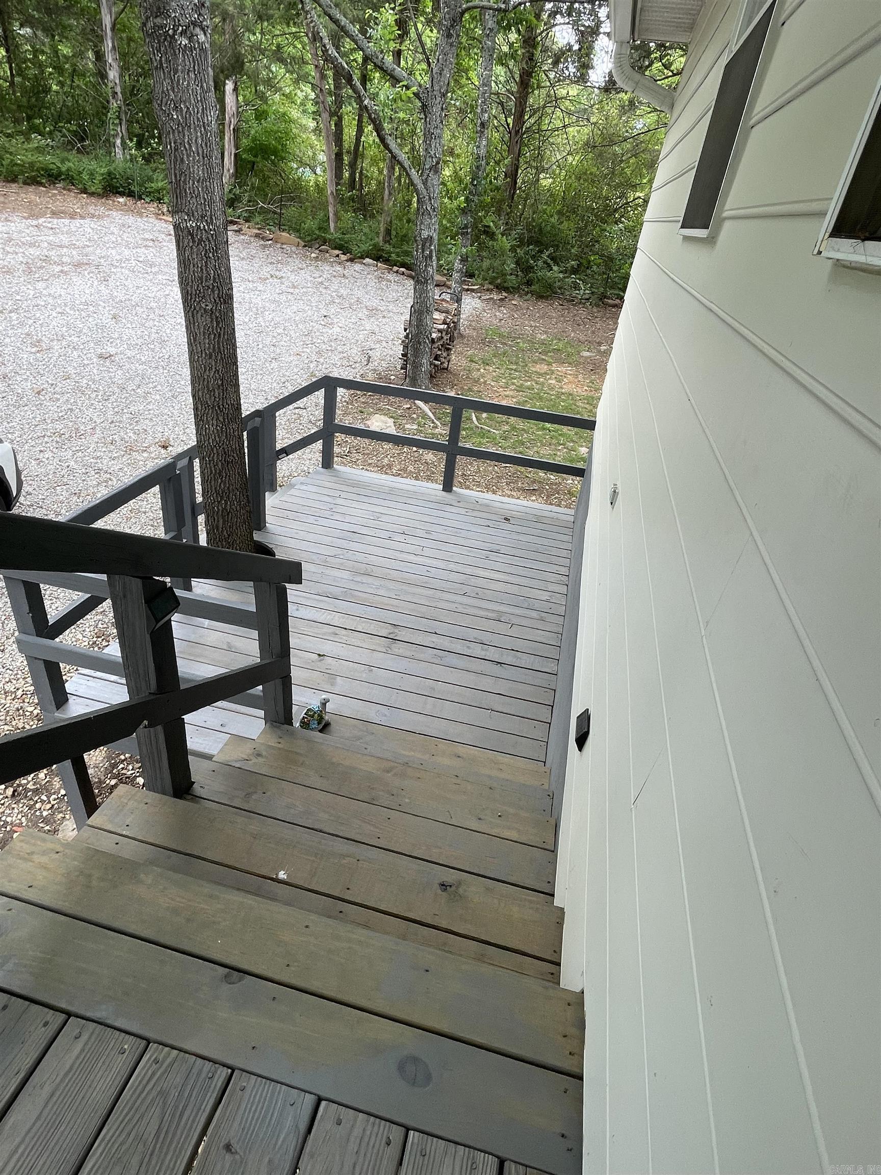 805  Oak  Mountain View, AR