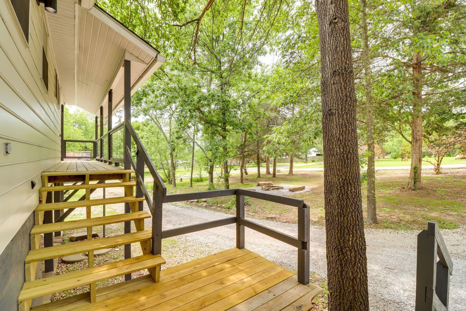 805  Oak  Mountain View, AR