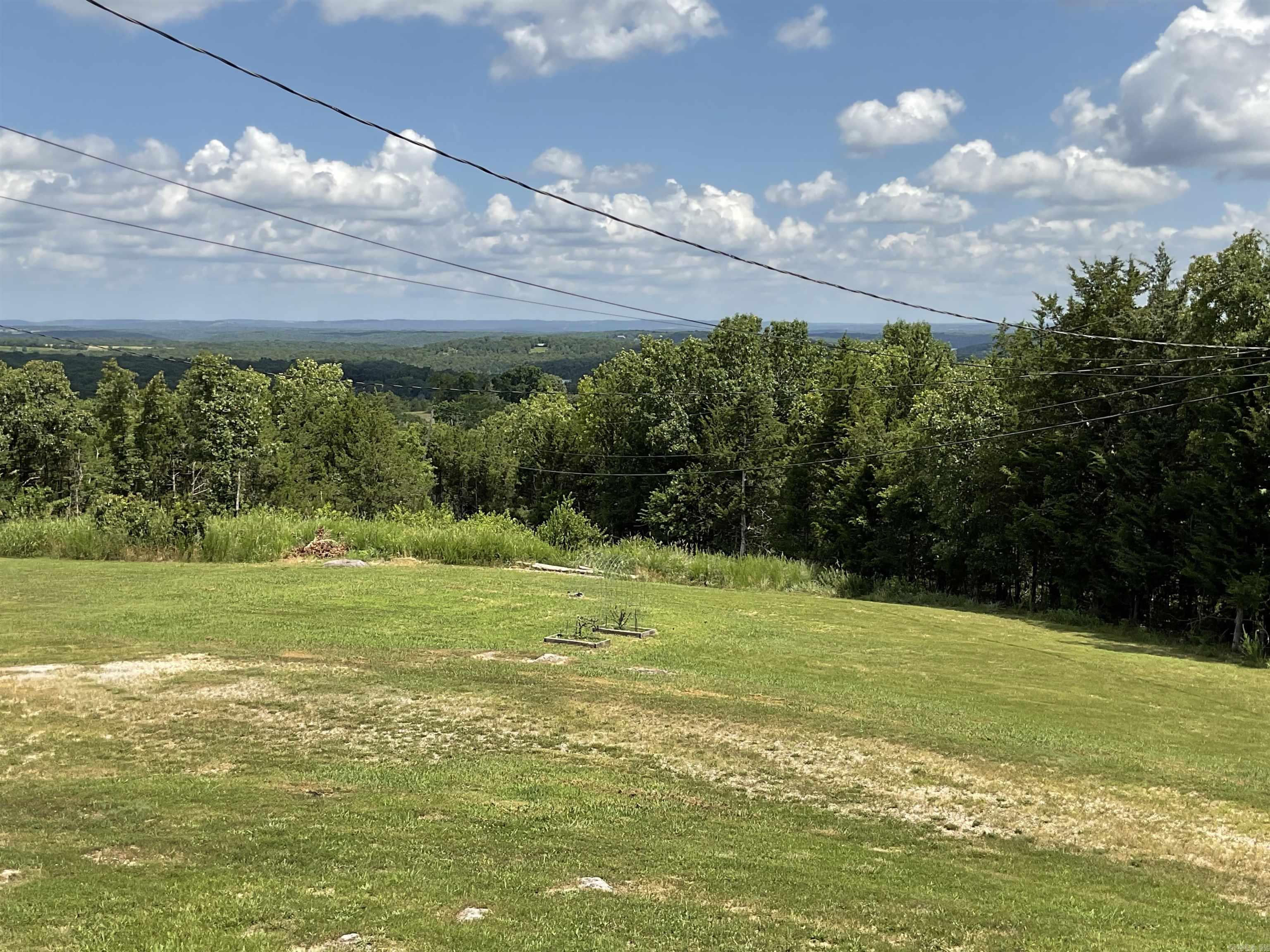 1883 Marion County Road 2027  Yellville, AR