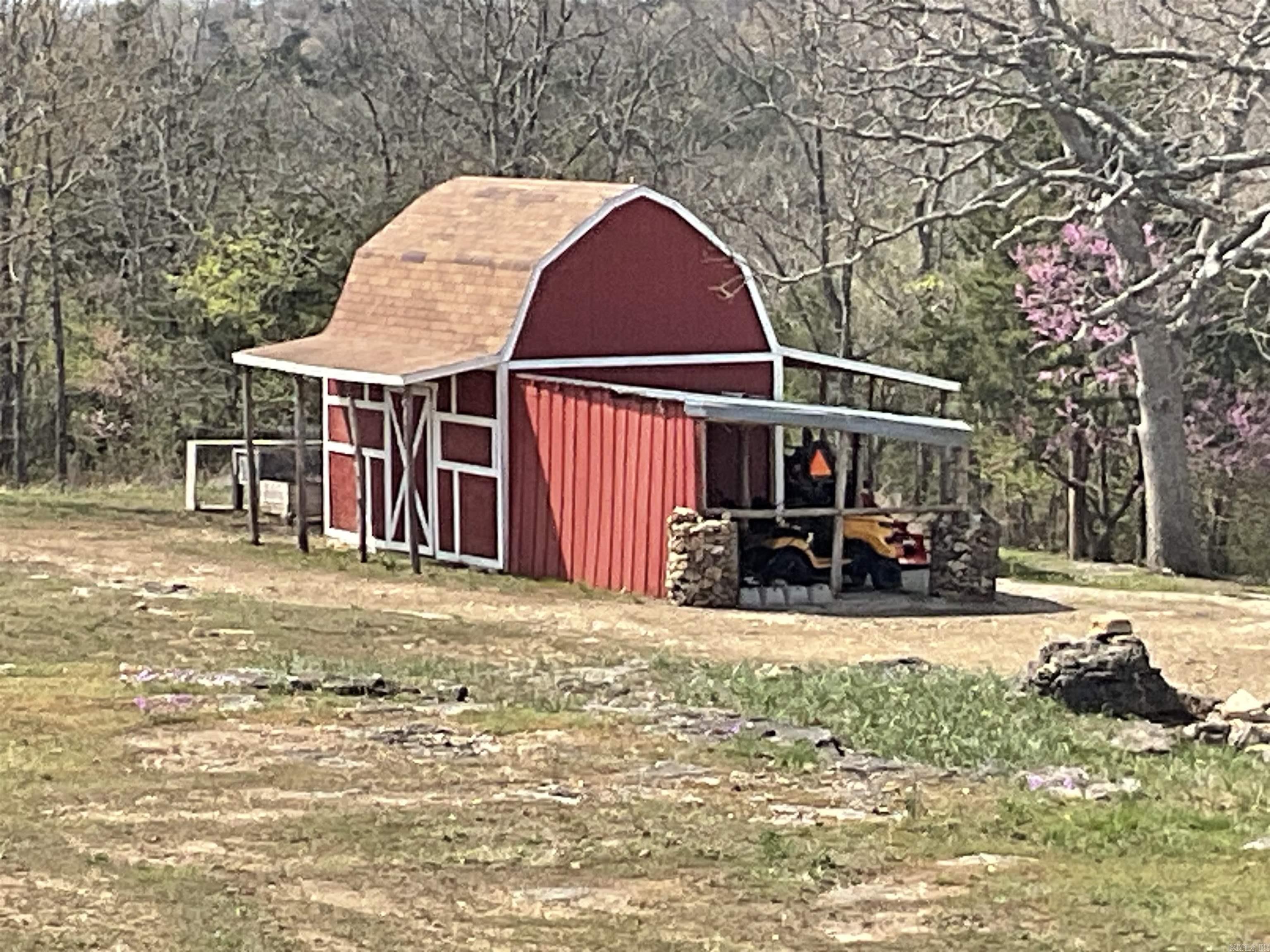 1883 Marion County Road 2027  Yellville, AR
