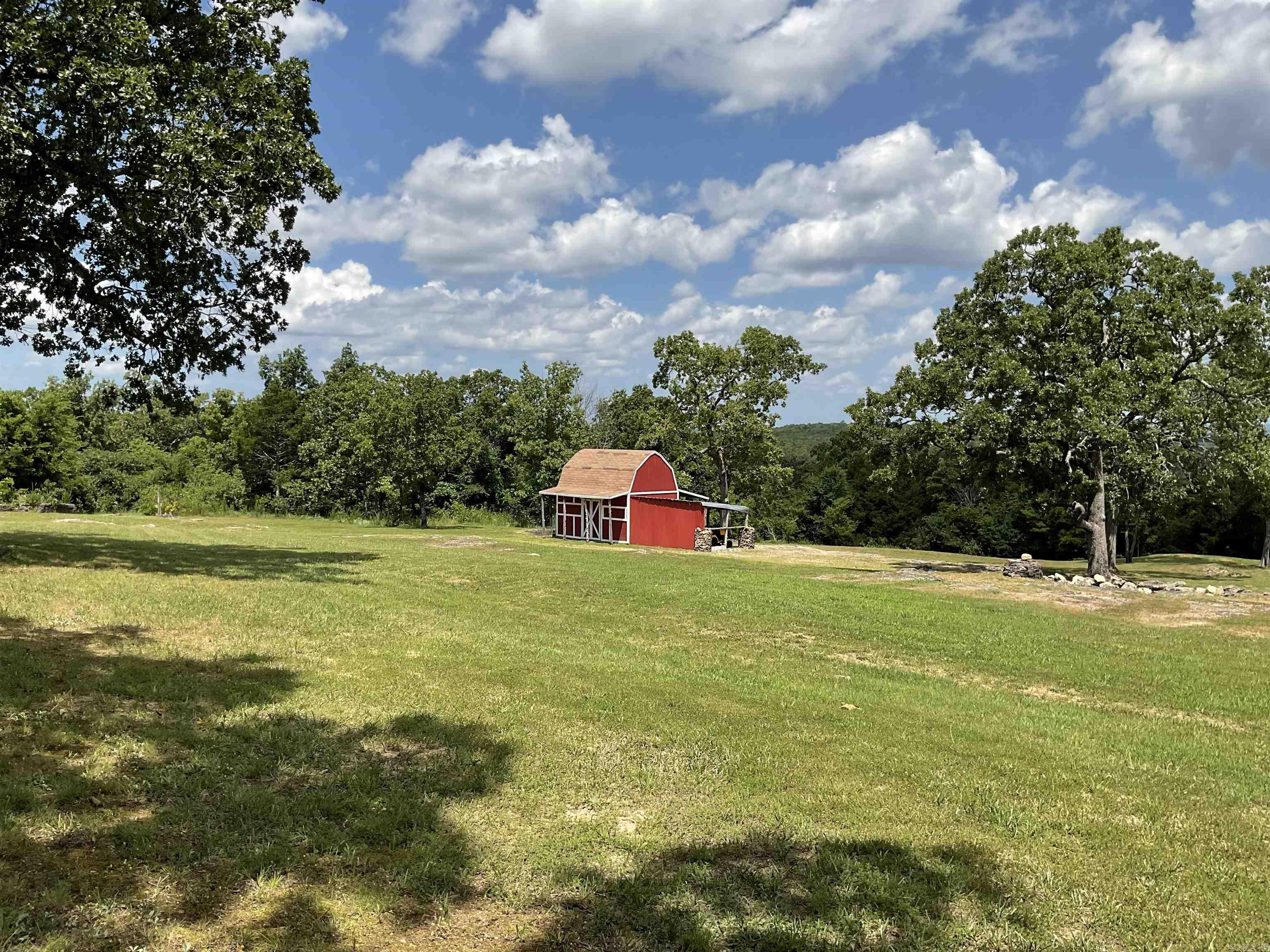 1883 Marion County Road 2027  Yellville, AR