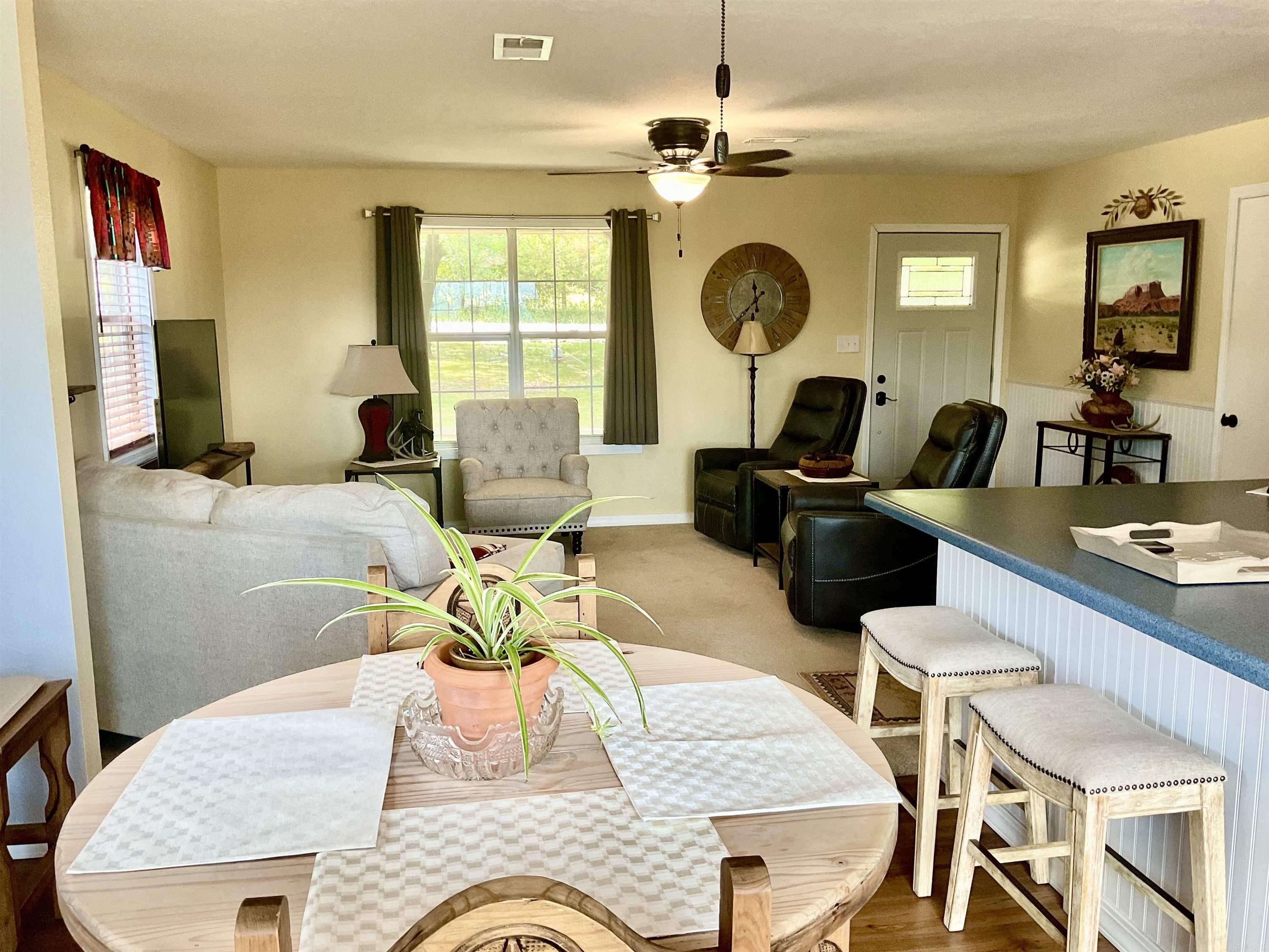 1883 Marion County Road 2027  Yellville, AR