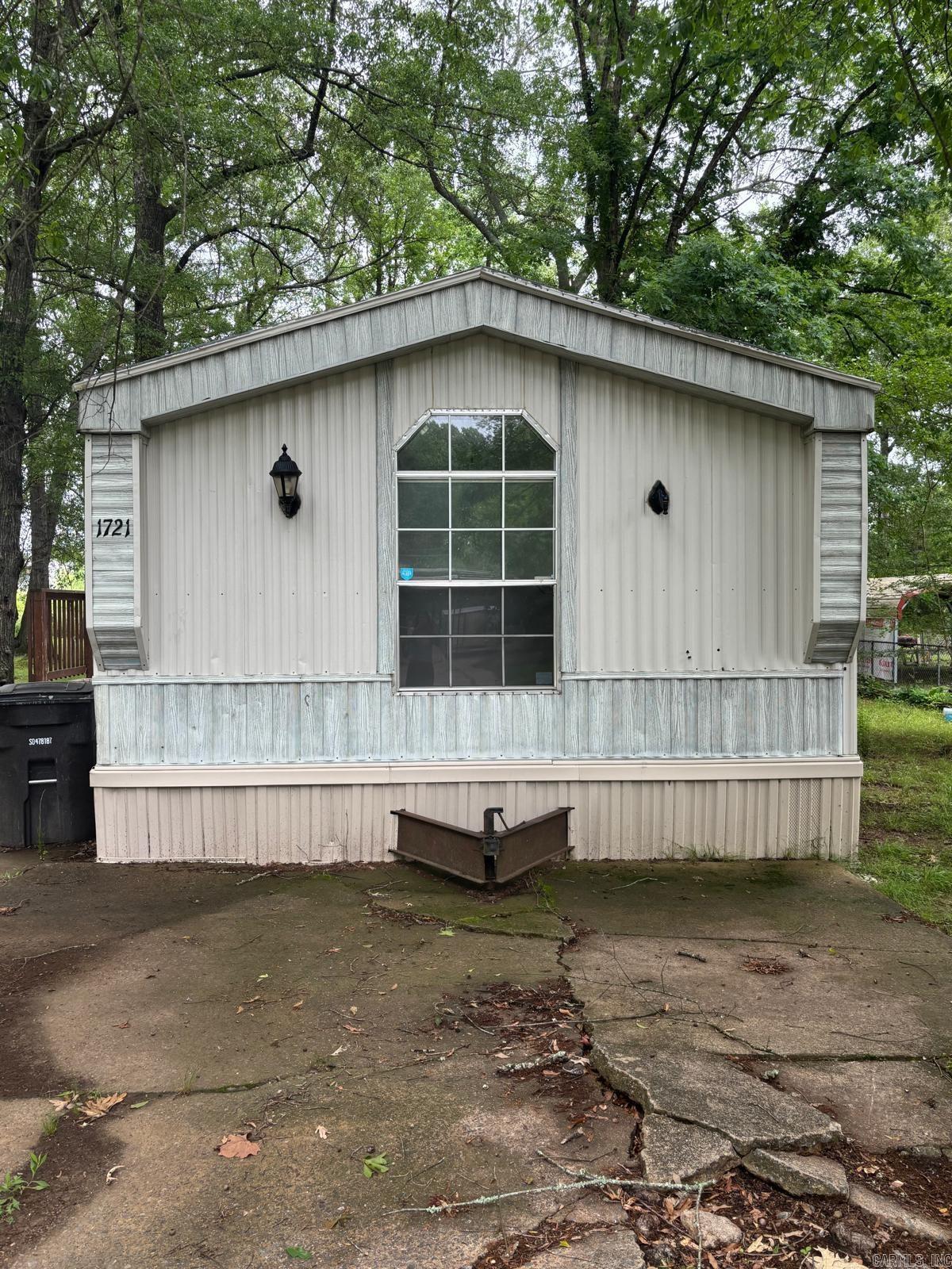 1721  Leonard Dr  Jacksonville, AR