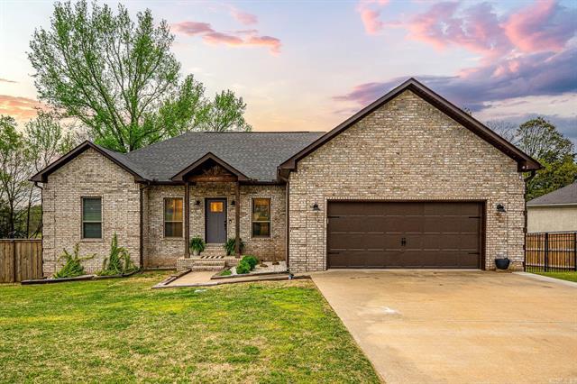 27  Indian Springs Dr.  Greenbrier, AR
