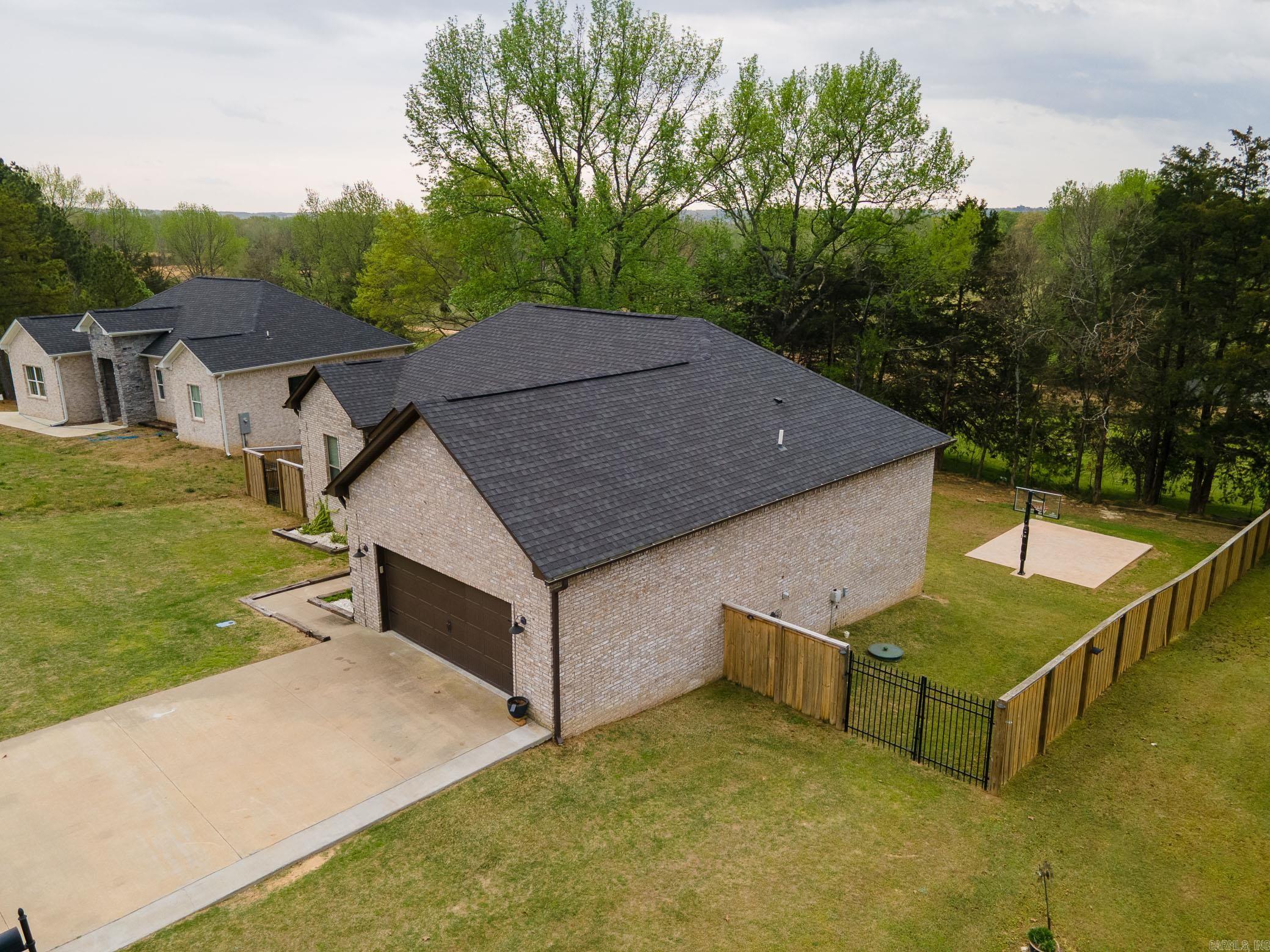 27  Indian Springs Dr.  Greenbrier, AR