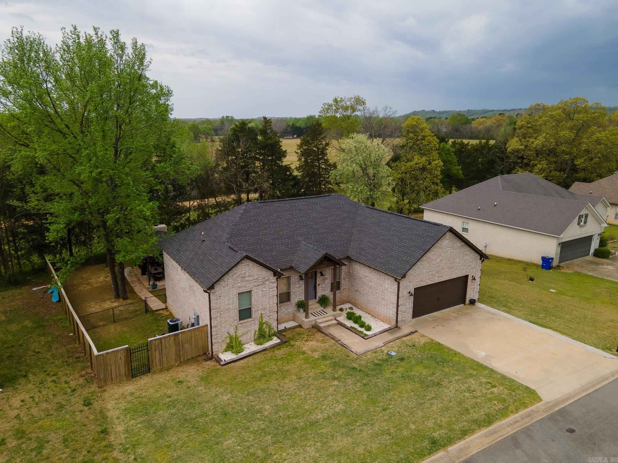 27  Indian Springs Dr.  Greenbrier, AR