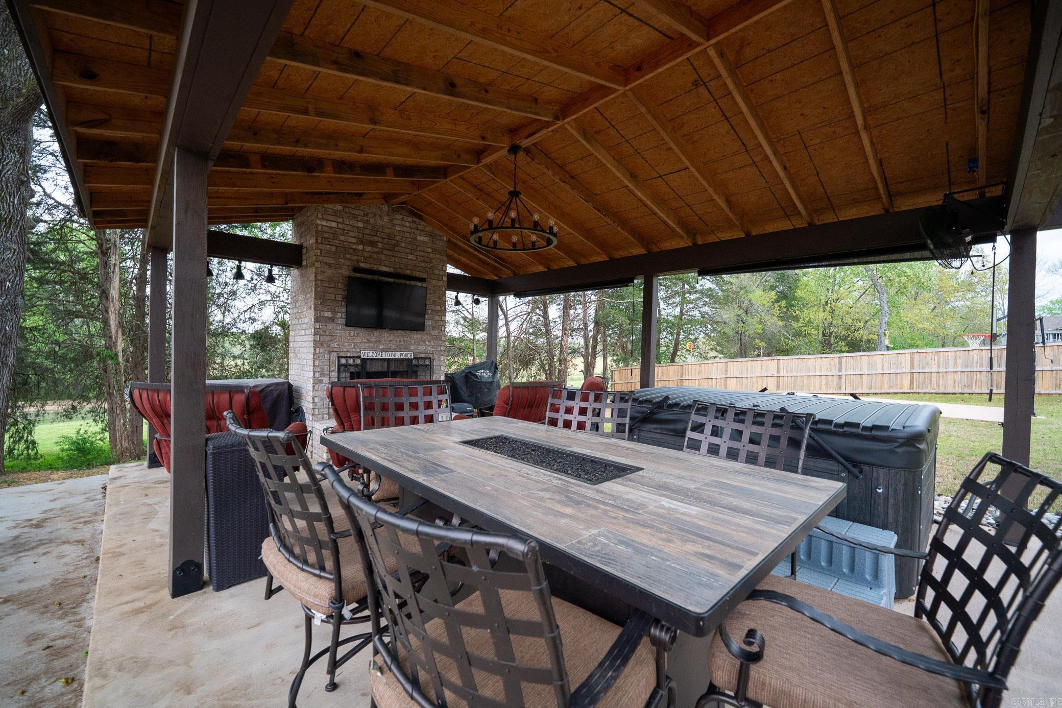 27  Indian Springs Dr.  Greenbrier, AR