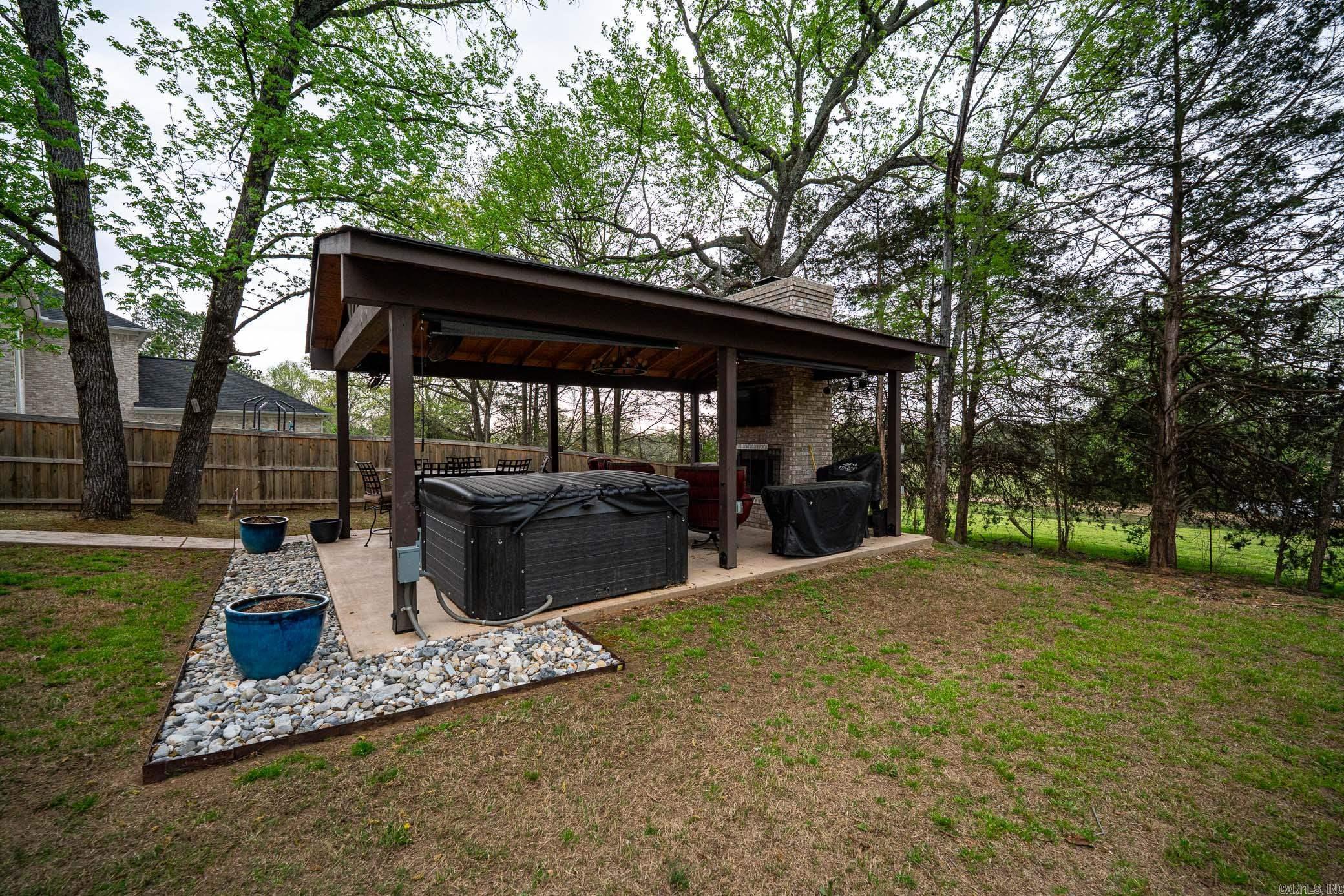 27  Indian Springs Dr.  Greenbrier, AR