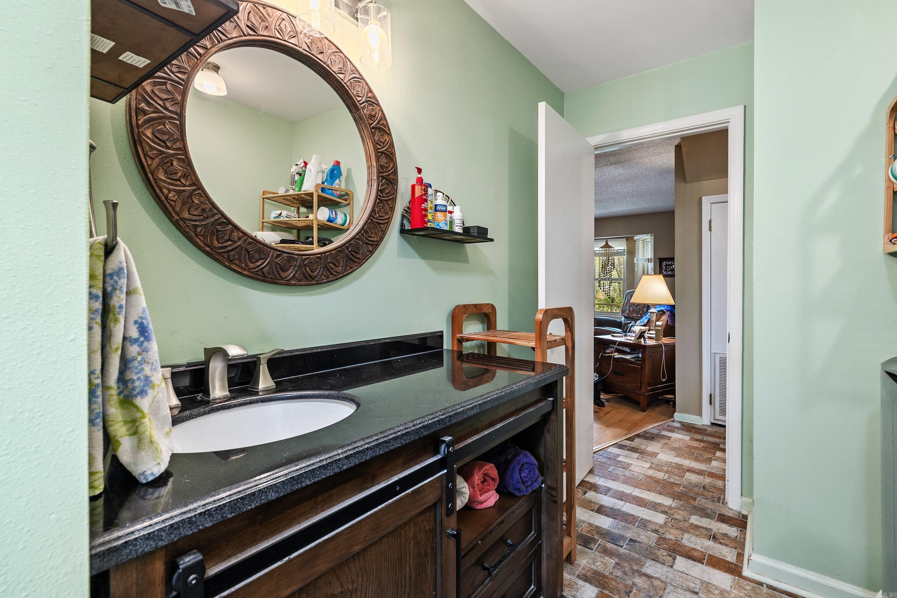 3613 Northlake Road Alexander, AR 72002