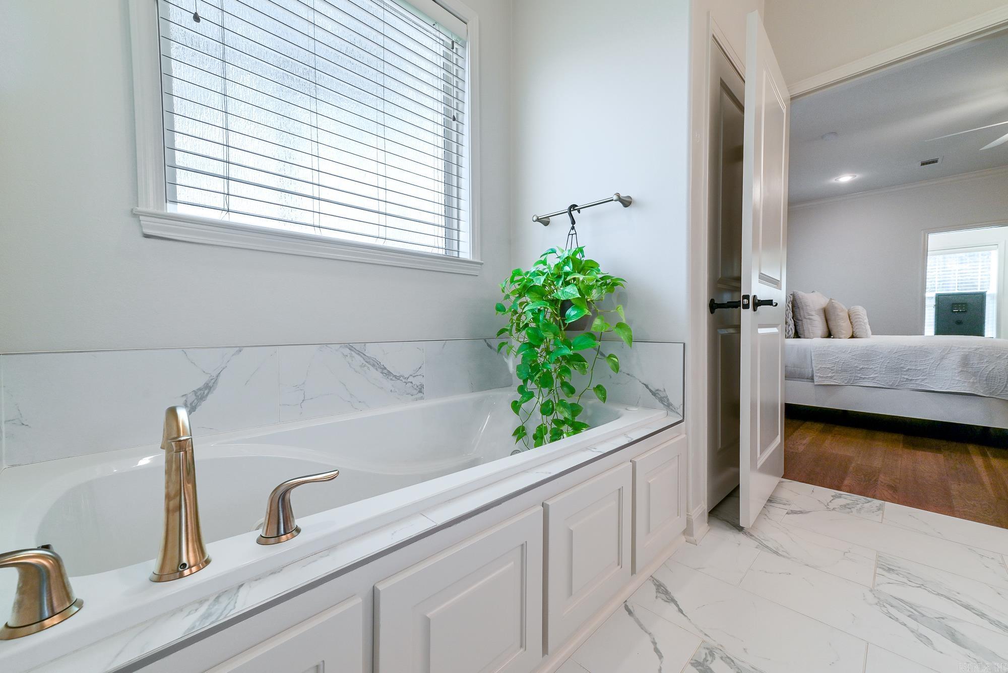 411  Sienna Lake Dr  Little Rock, AR