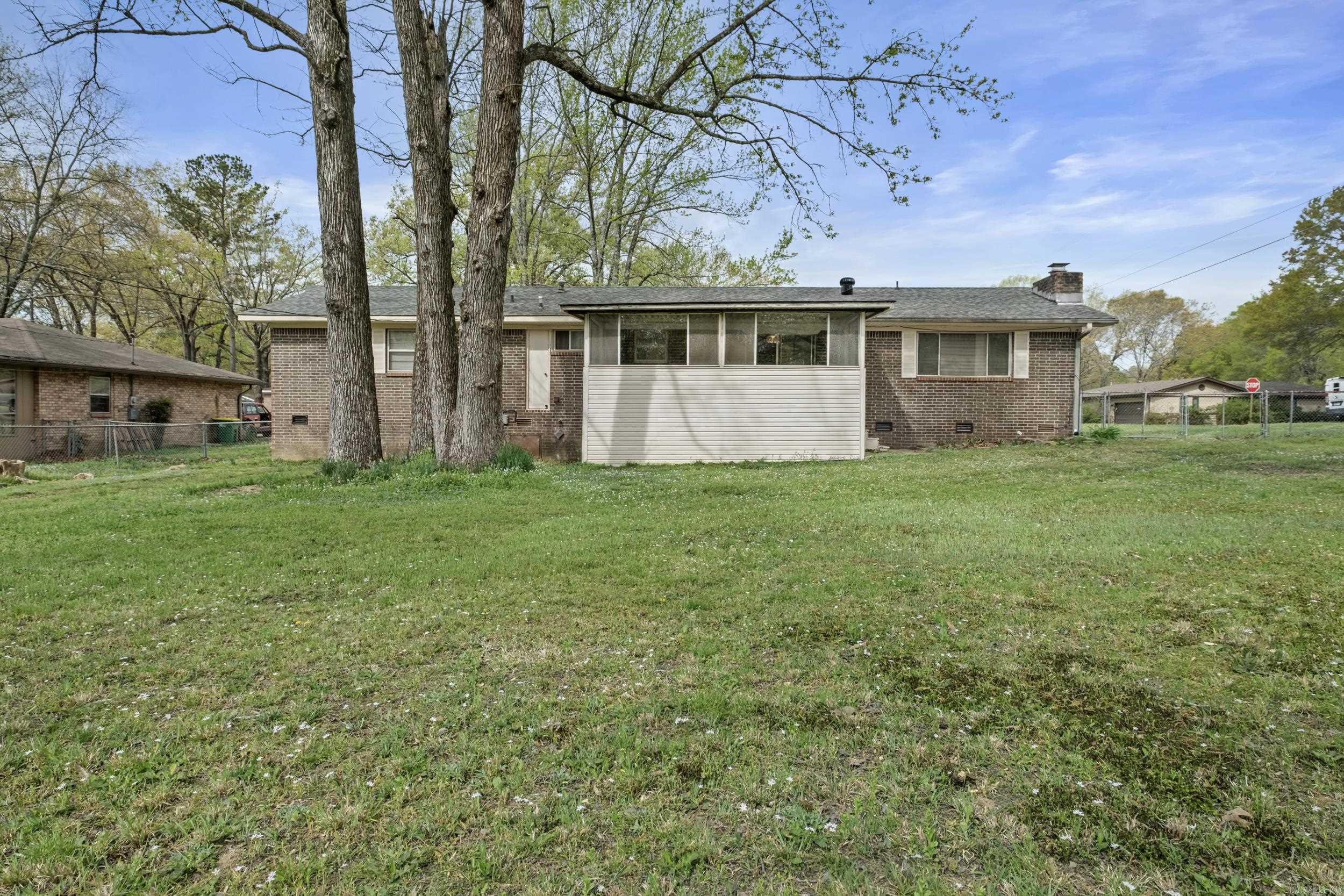 28  Sheraton Oaks  Sherwood, AR