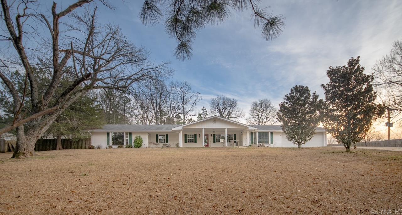 2786 Highway 8 E  Mena, AR